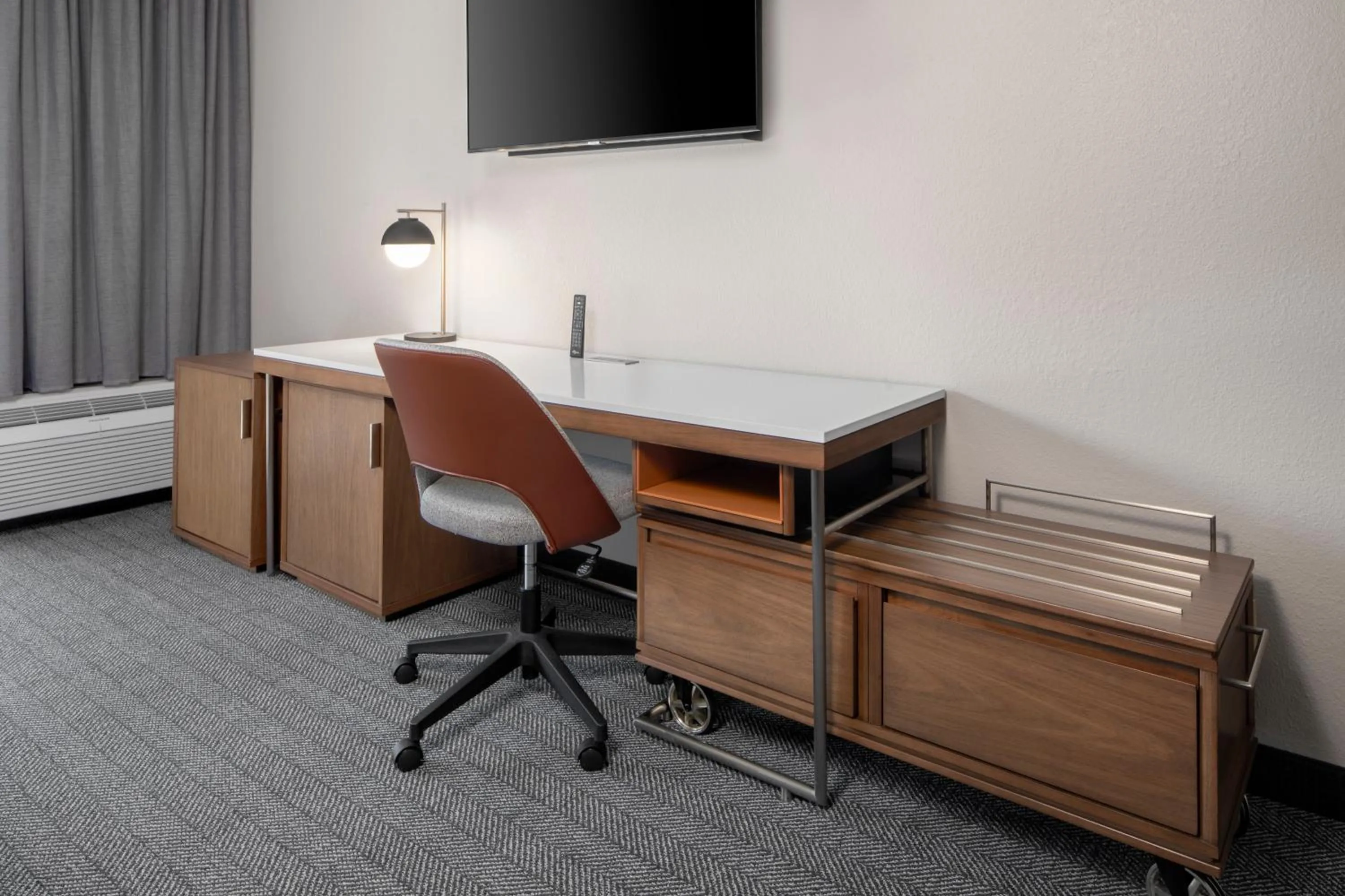 TV and multimedia in Courtyard by Marriott Little Rock West