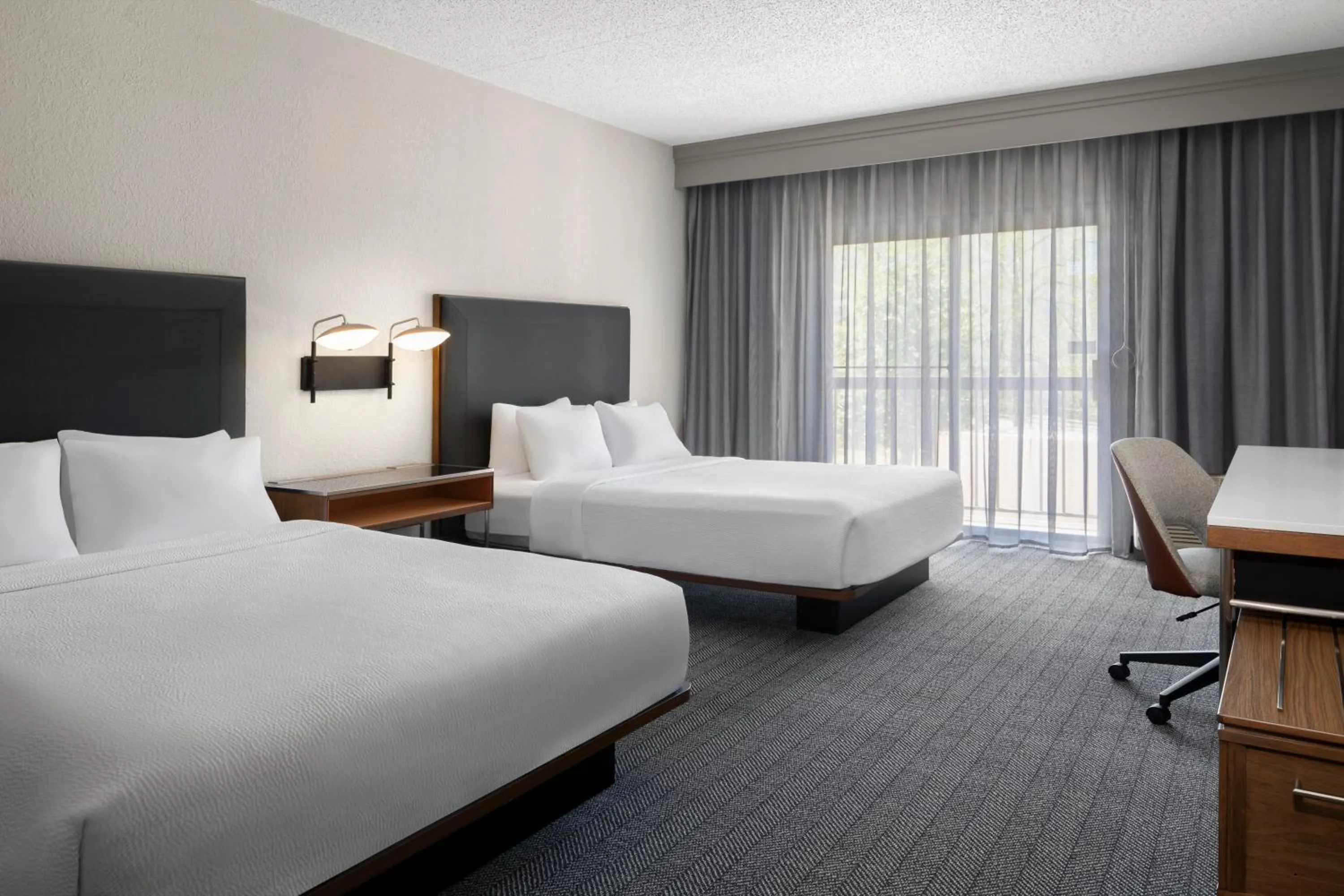 Bedroom, Bed in Courtyard by Marriott Little Rock West