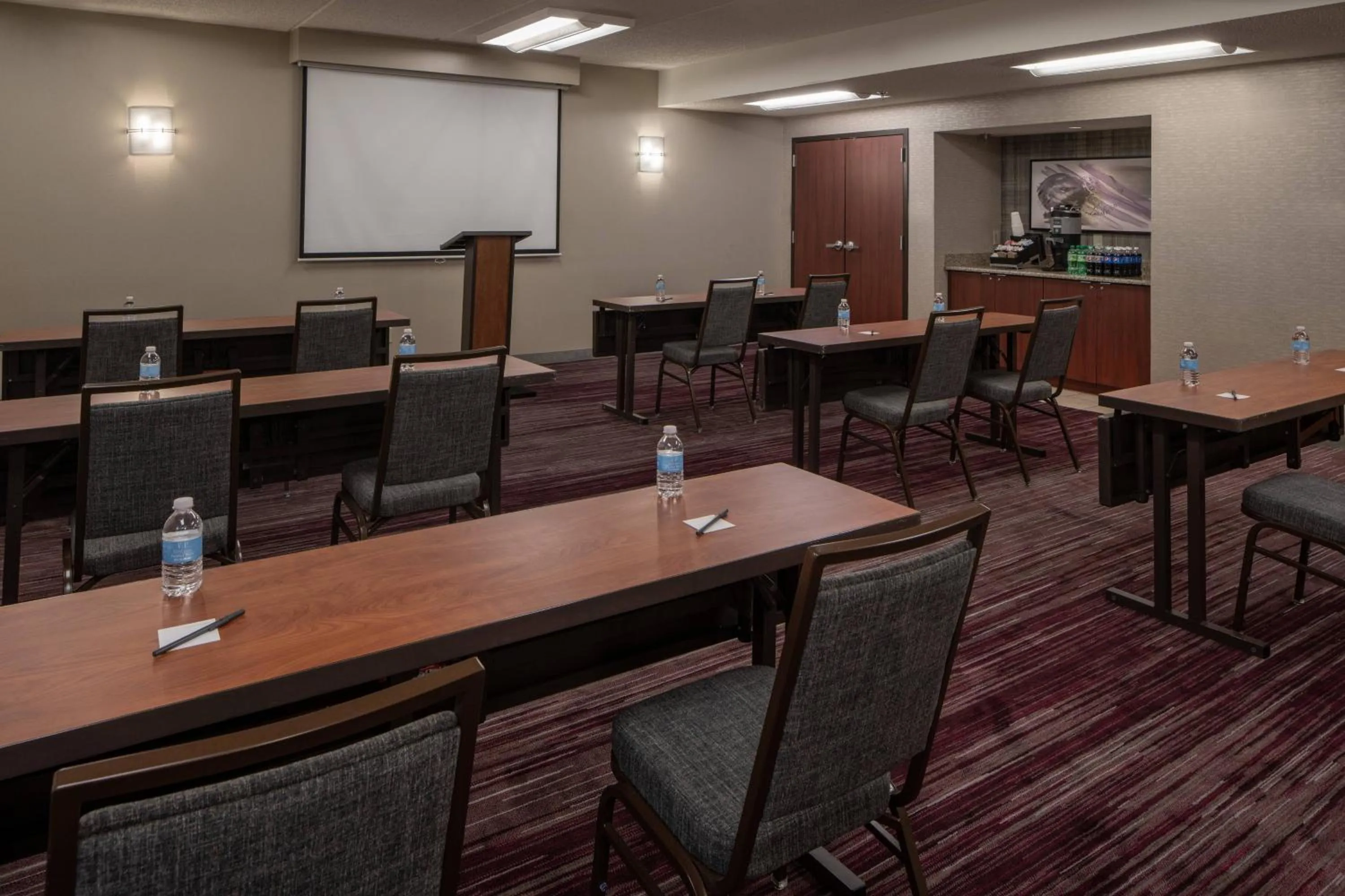 Meeting/conference room in Courtyard by Marriott Memphis East/Park Avenue