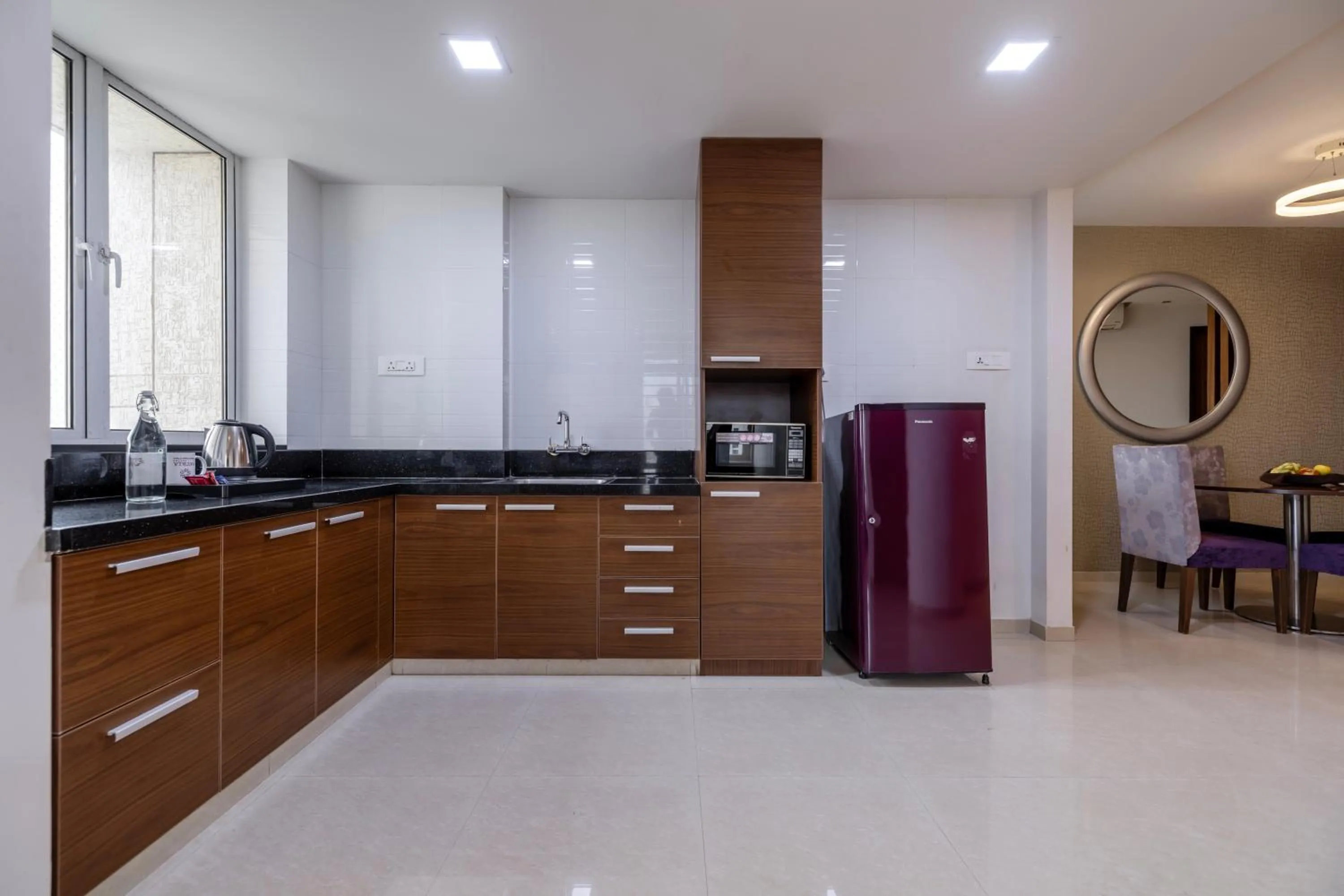 Kitchen or kitchenette in Quality Inn Patria Suites, Rajkot