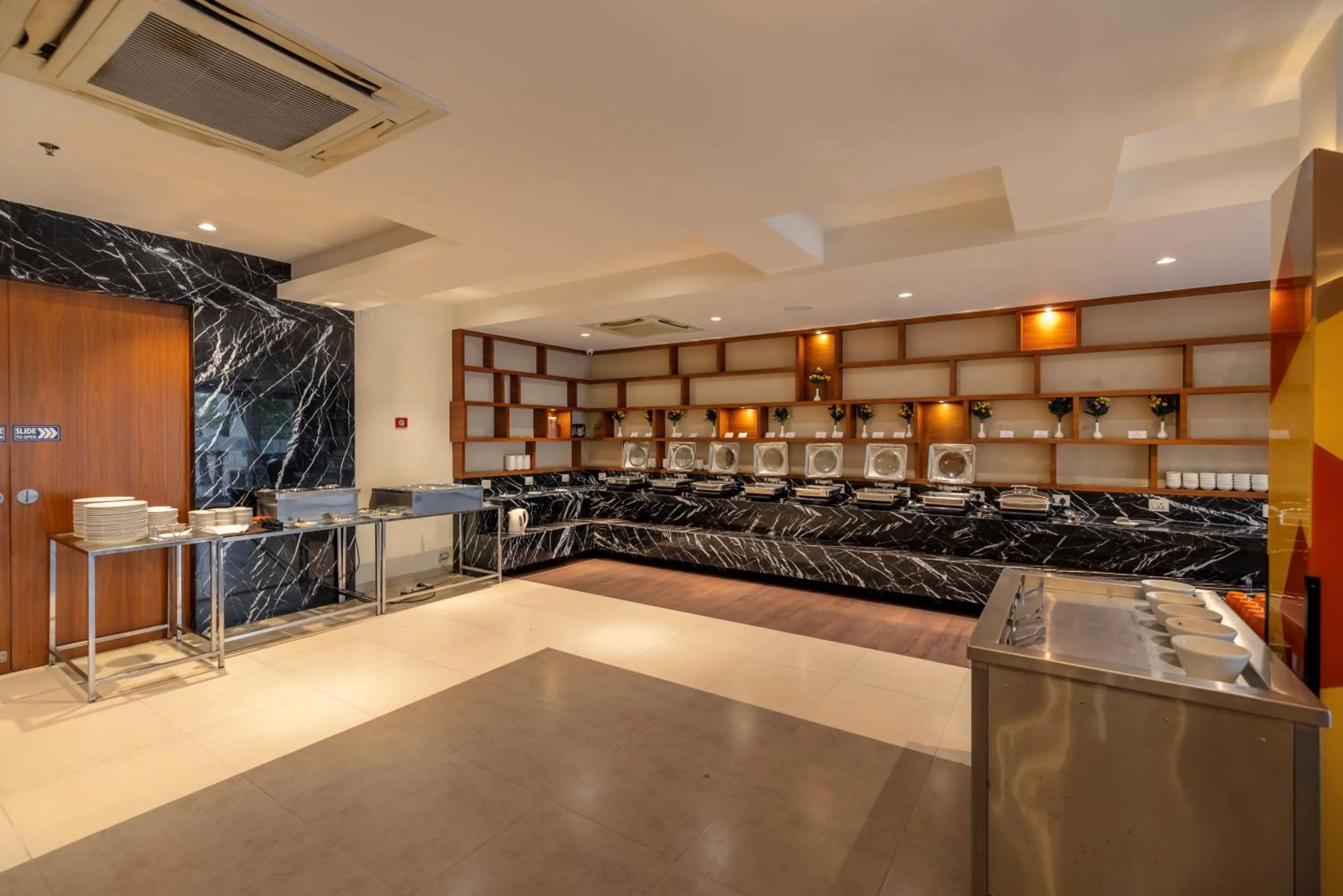 Food in Quality Inn Patria Suites, Rajkot