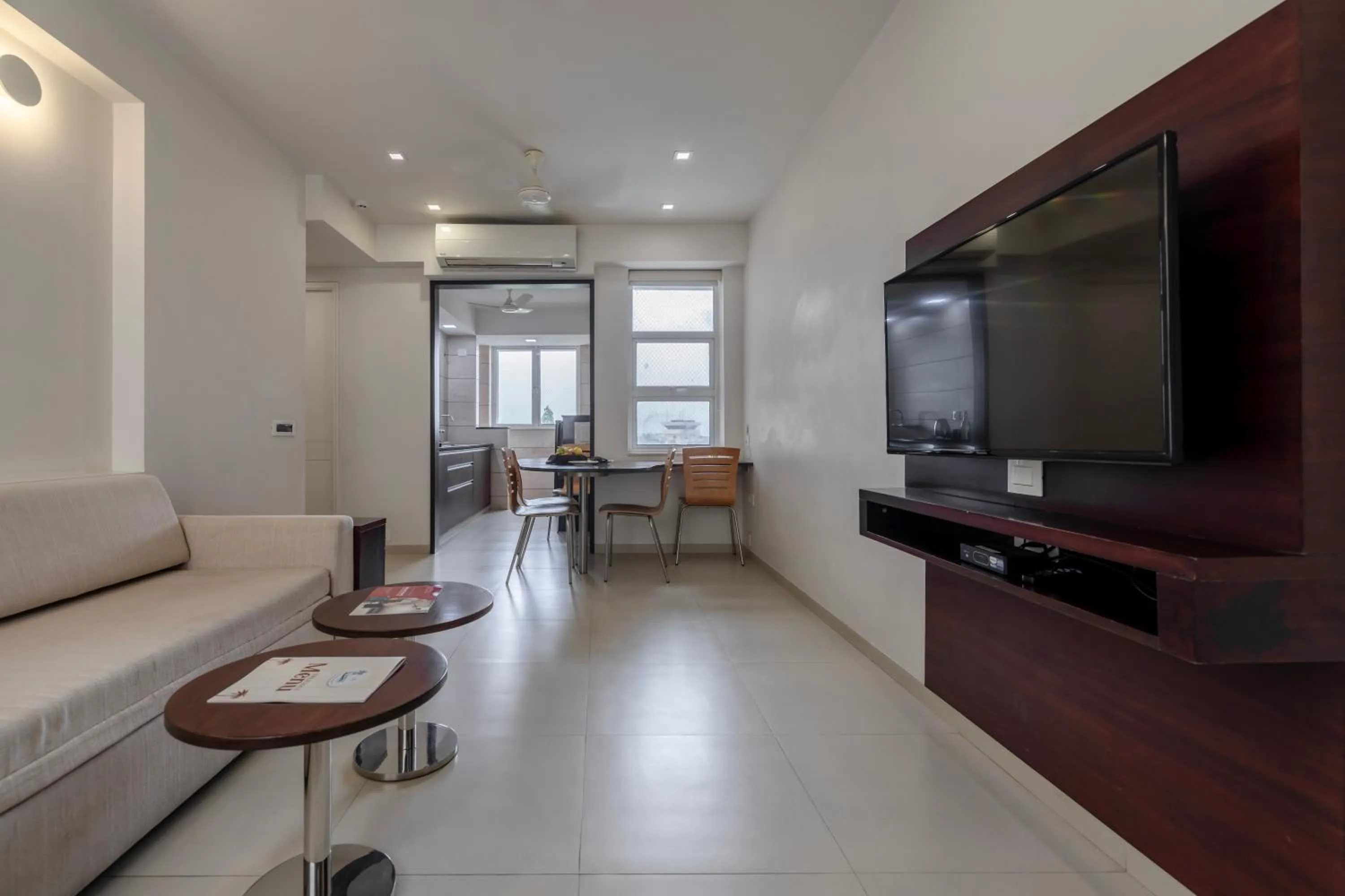 TV and multimedia in Quality Inn Patria Suites, Rajkot