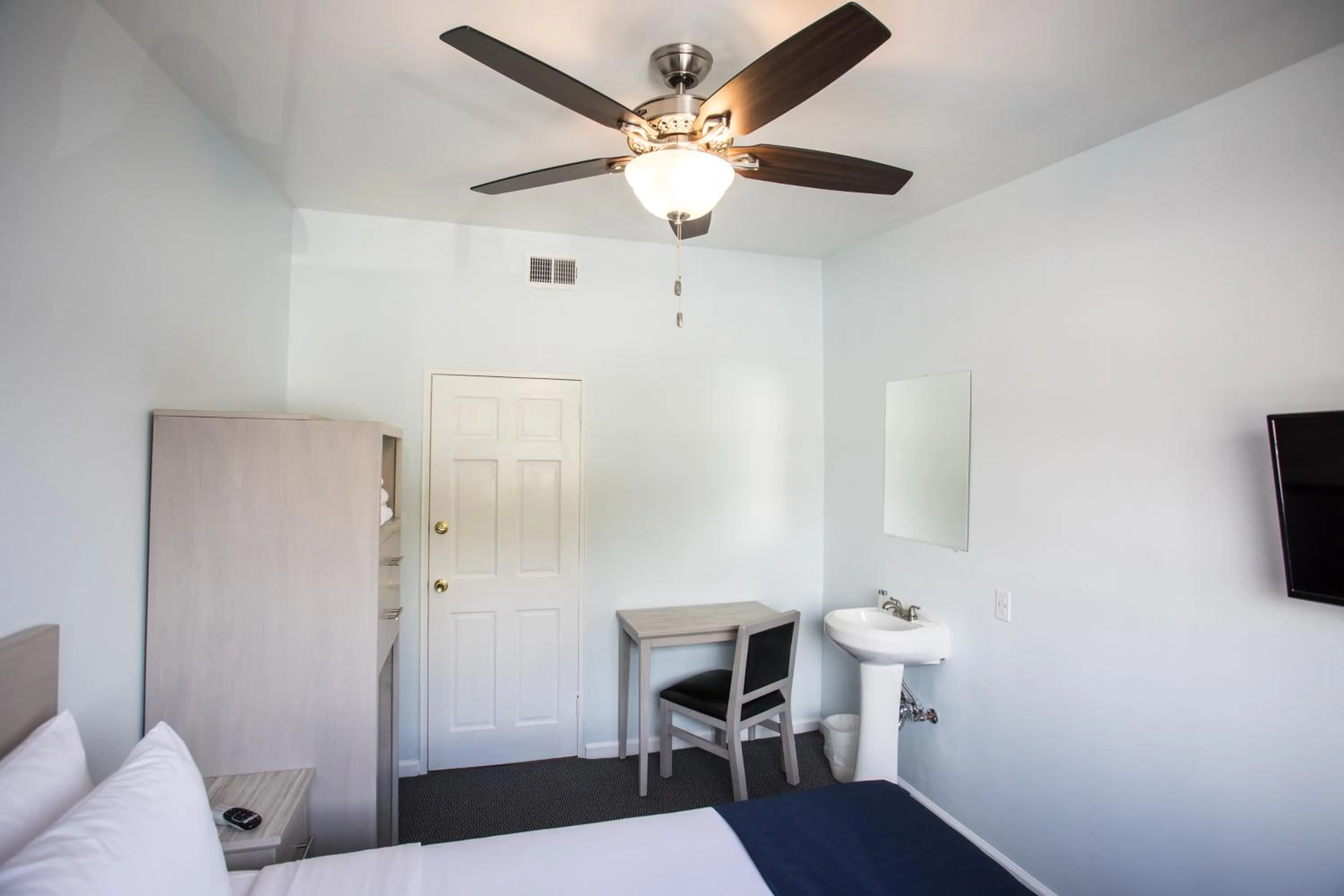 Bedroom, Bed in Ocean Park Hotel