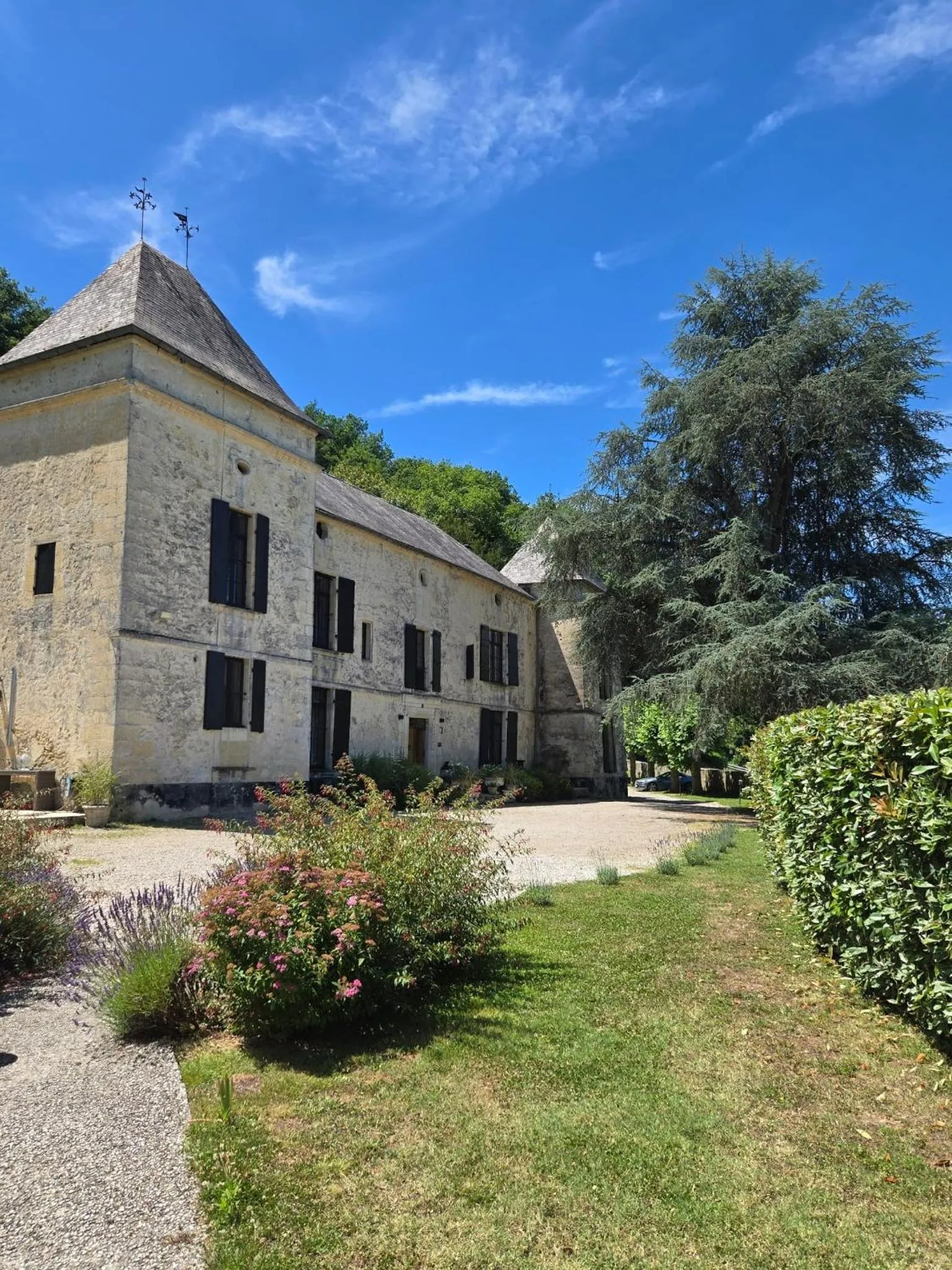 Property building in Château de Courtebotte