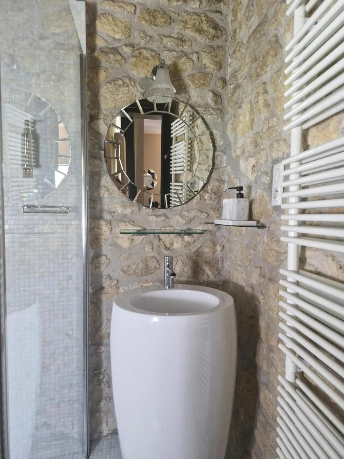 Bathroom in Château de Courtebotte