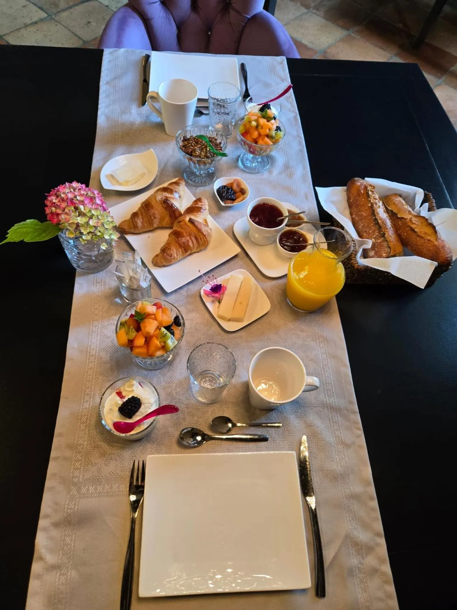 Breakfast in Château de Courtebotte