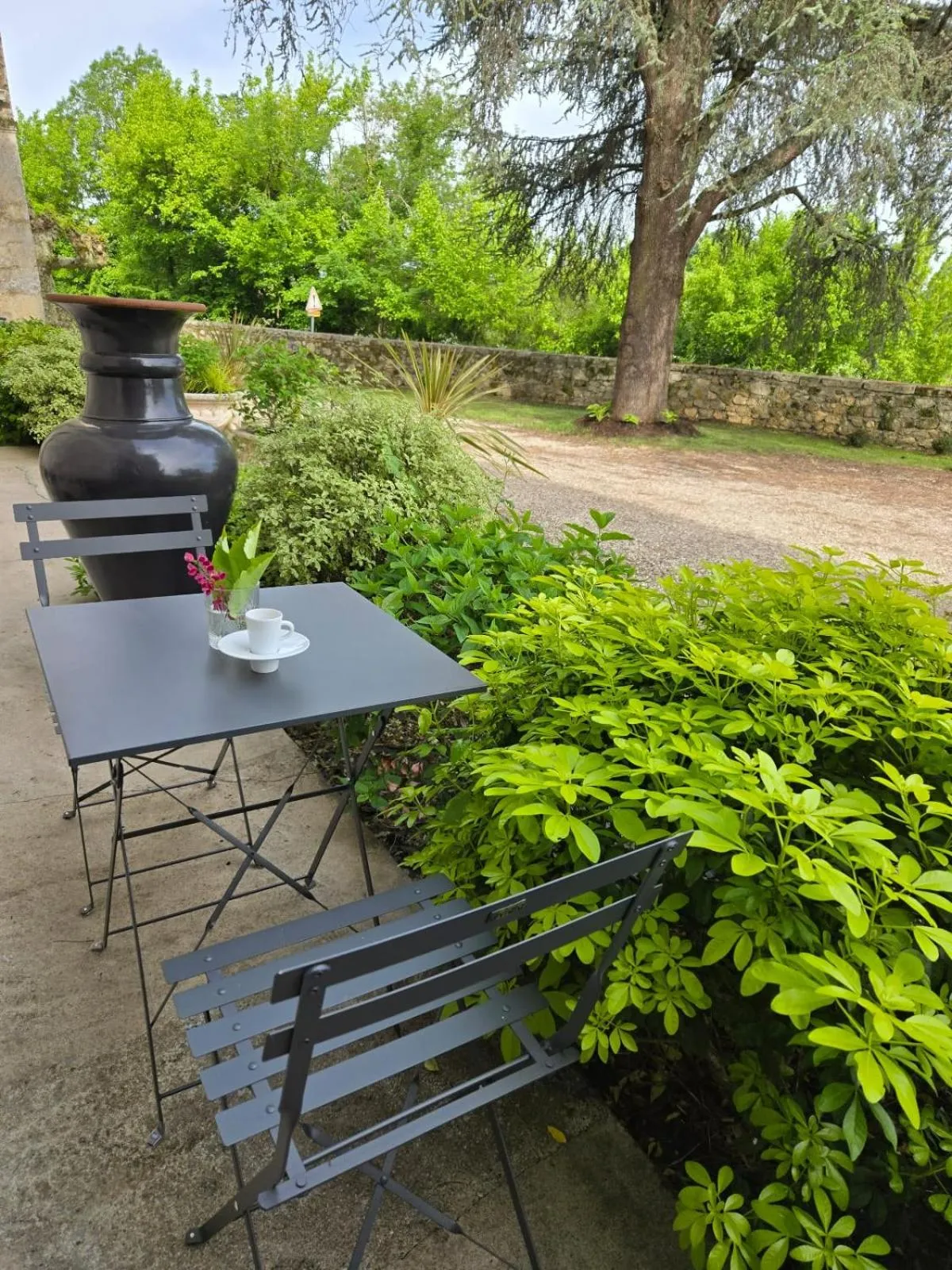 Garden view in Château de Courtebotte