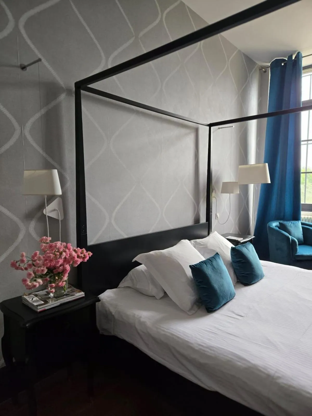 Bedroom, Bed in Château de Courtebotte