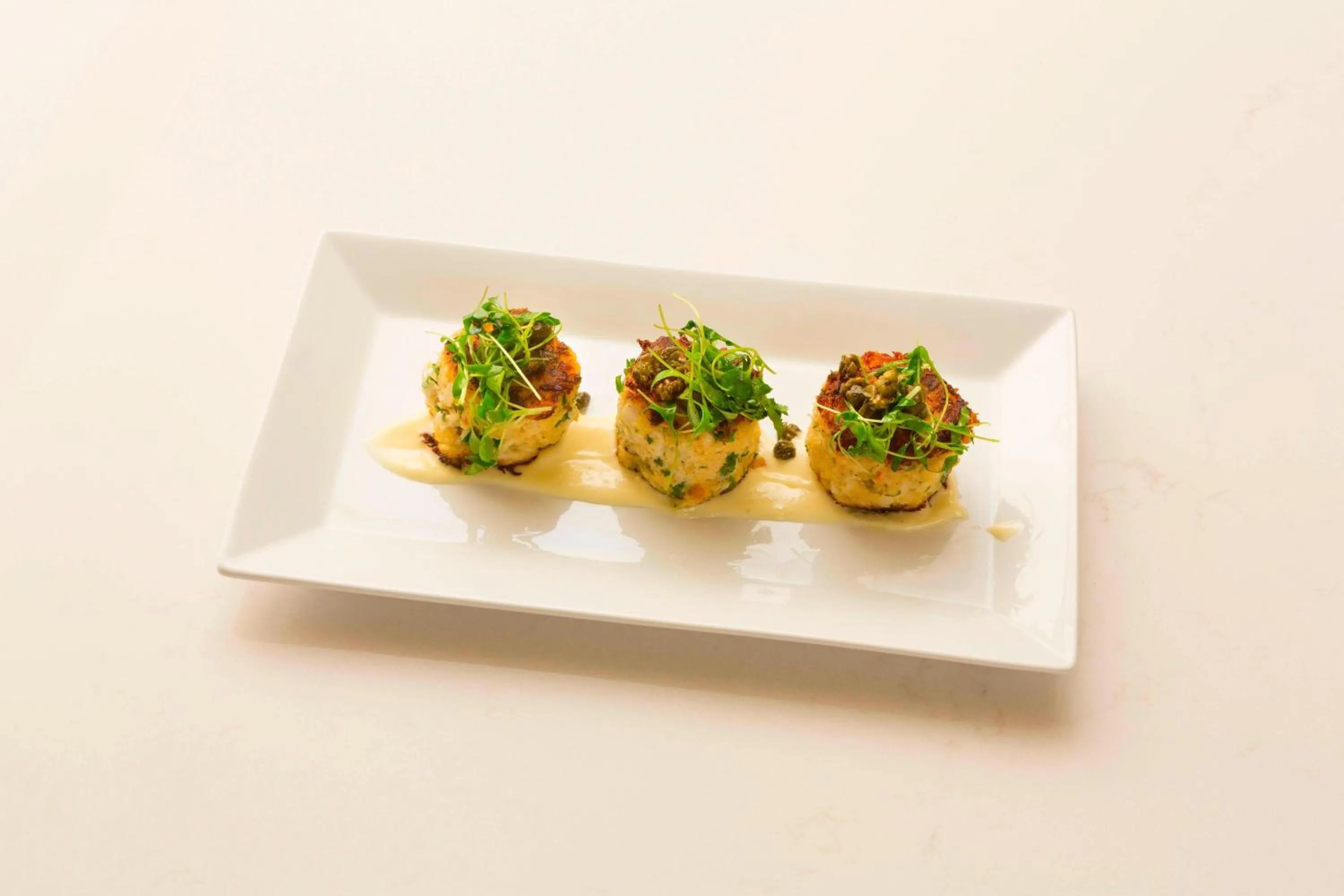 Lounge or bar in Monterey Marriott