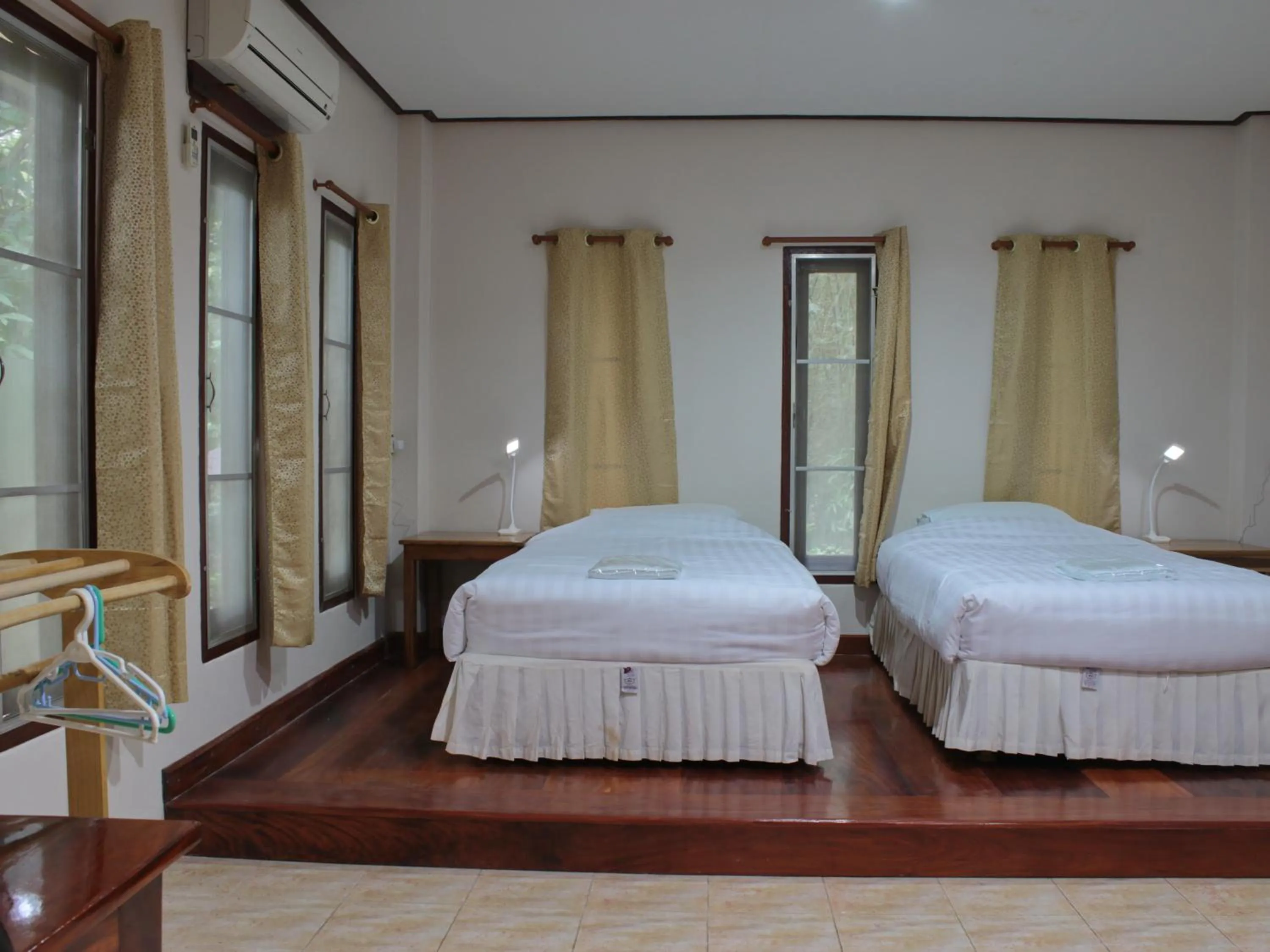 Bed in Baan Maka Nature Lodge