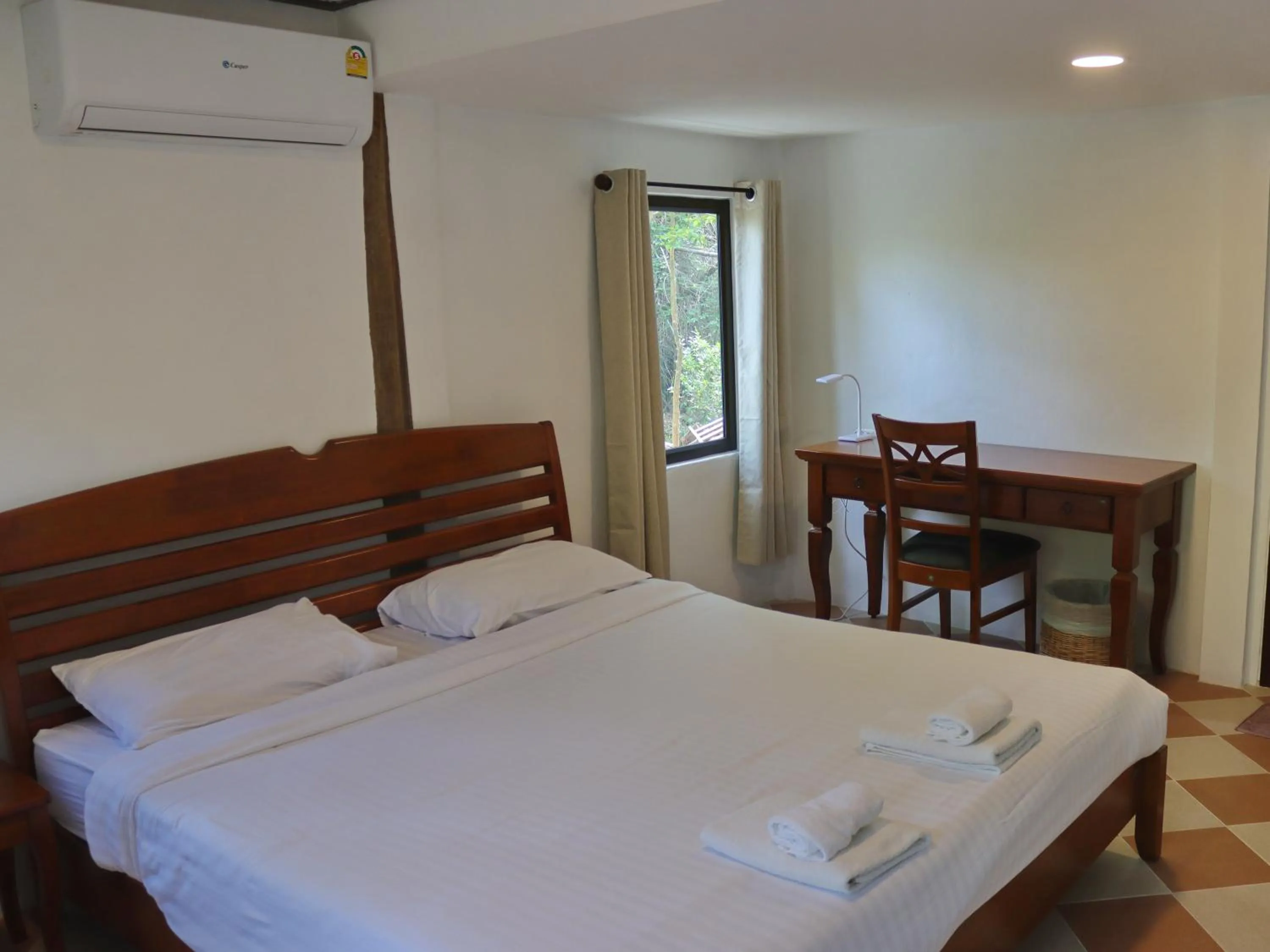 Bed in Baan Maka Nature Lodge