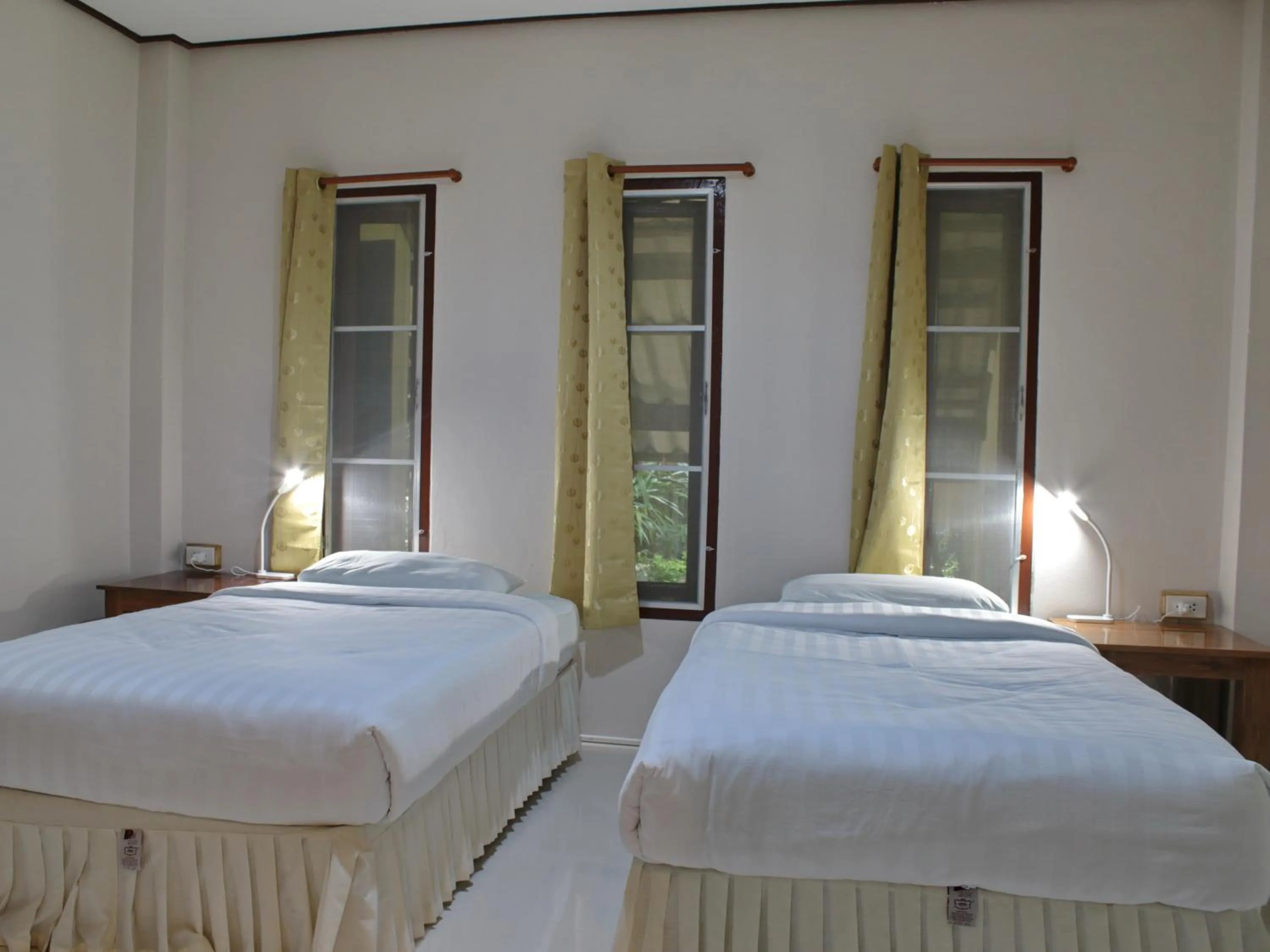 Bed in Baan Maka Nature Lodge