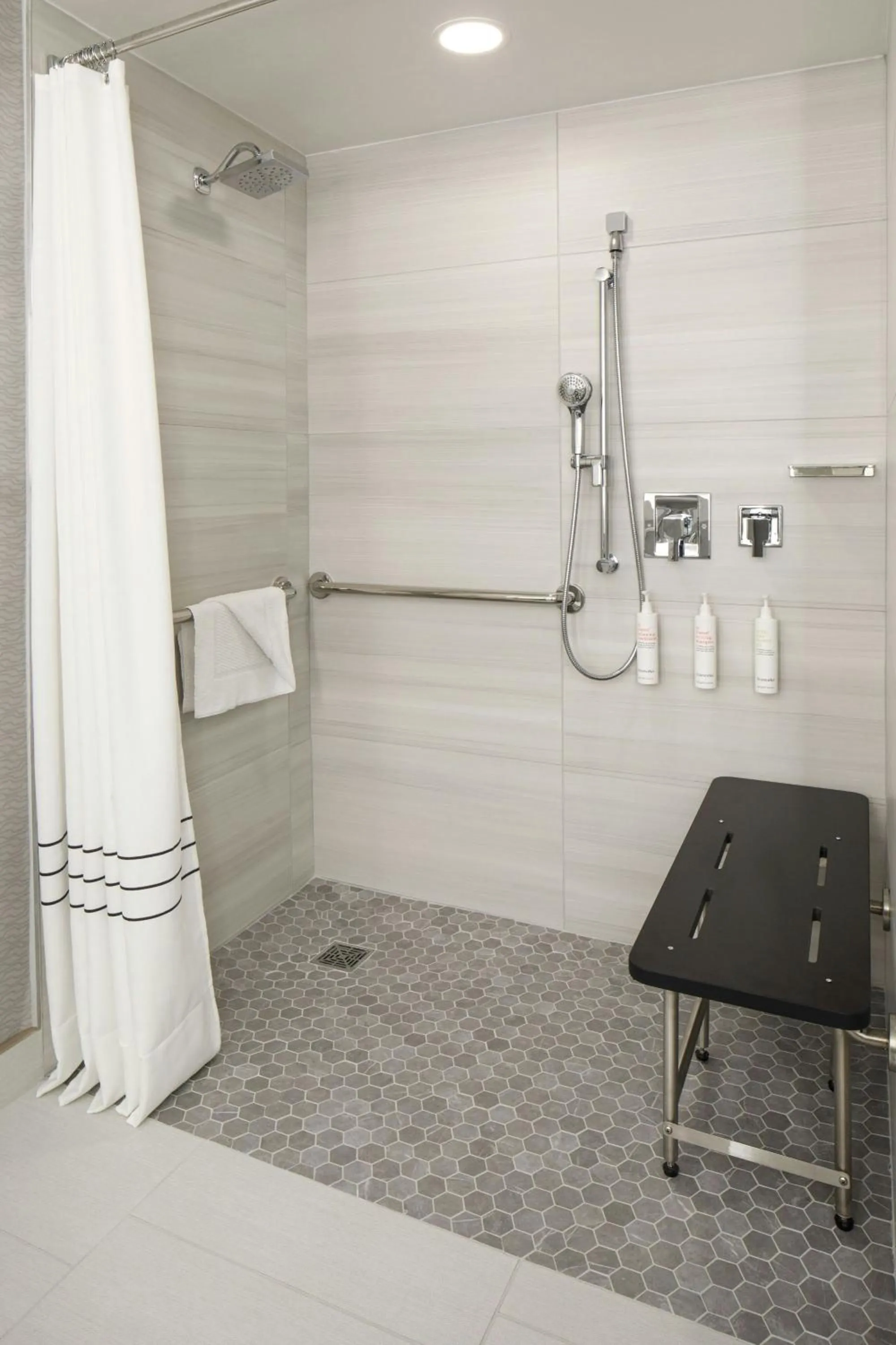 Bathroom in Minneapolis Marriott City Center