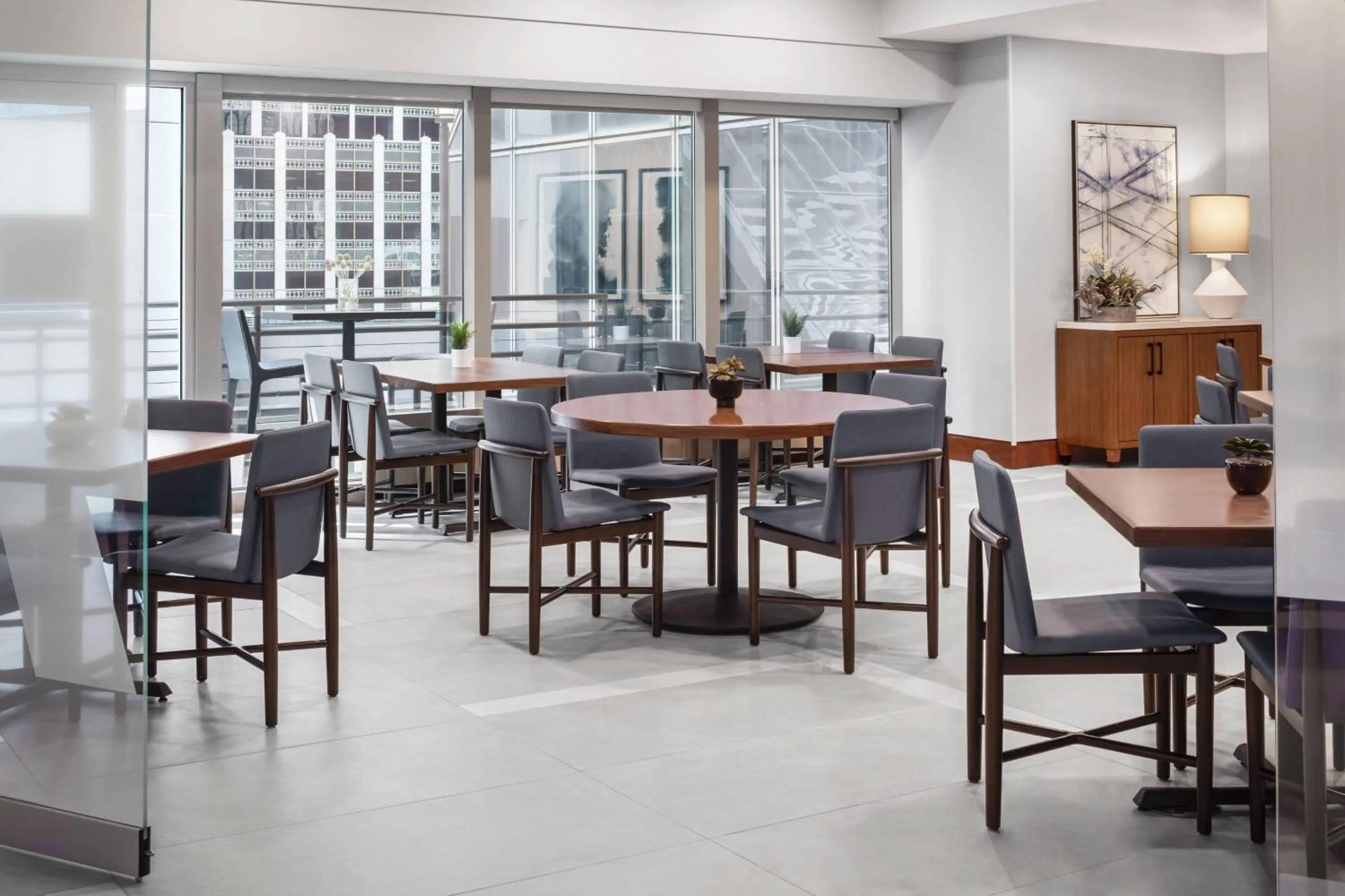 Restaurant/places to eat in Minneapolis Marriott City Center