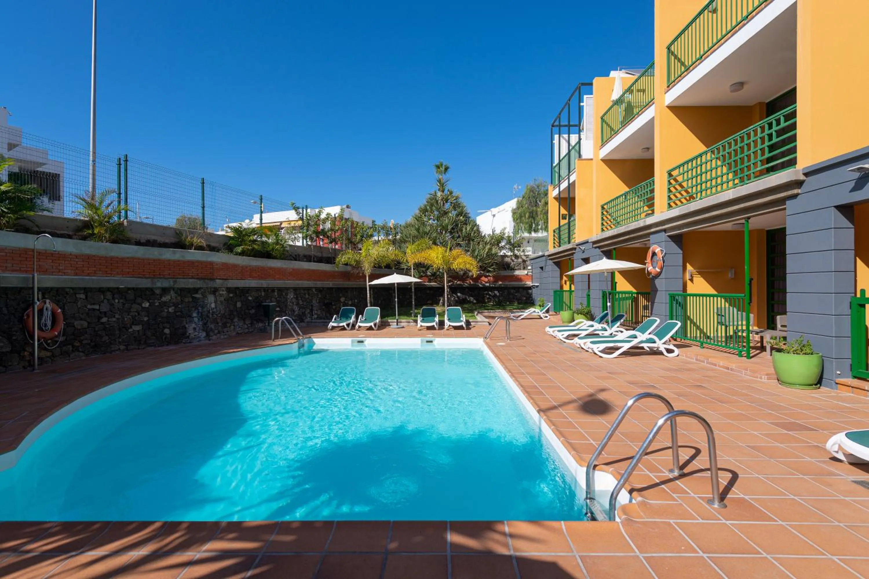 Swimming pool in Apartamentos Cordial Judoca Beach
