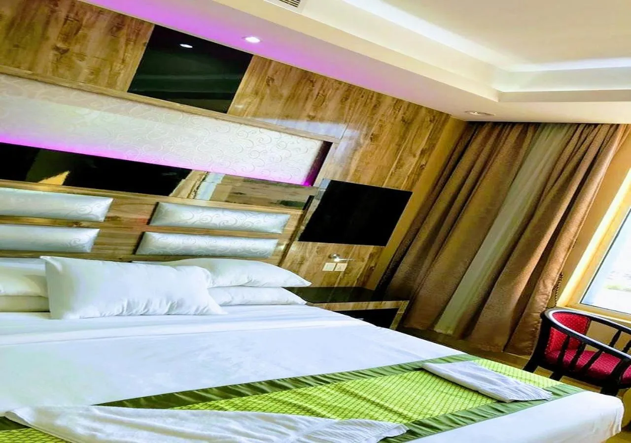 Al- Reef Hotel