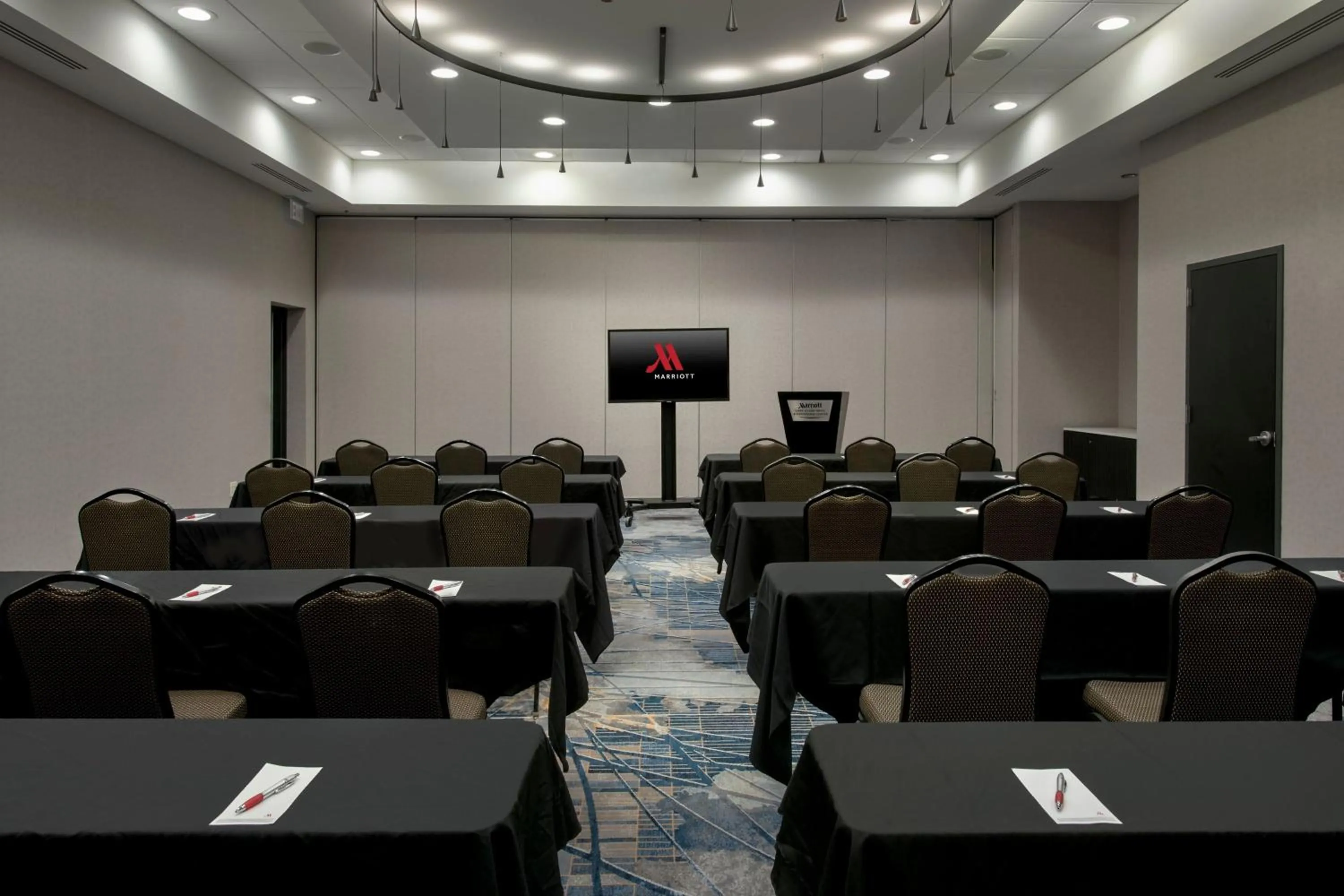 Meeting/conference room in Long Island Marriott Hotel