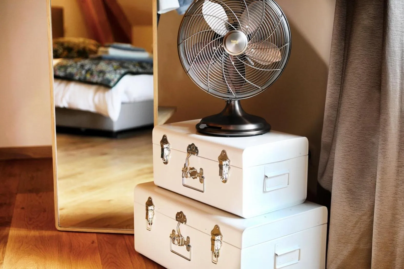 Decorative detail, Bed in Maison d'hôtes & SPA La Scierie