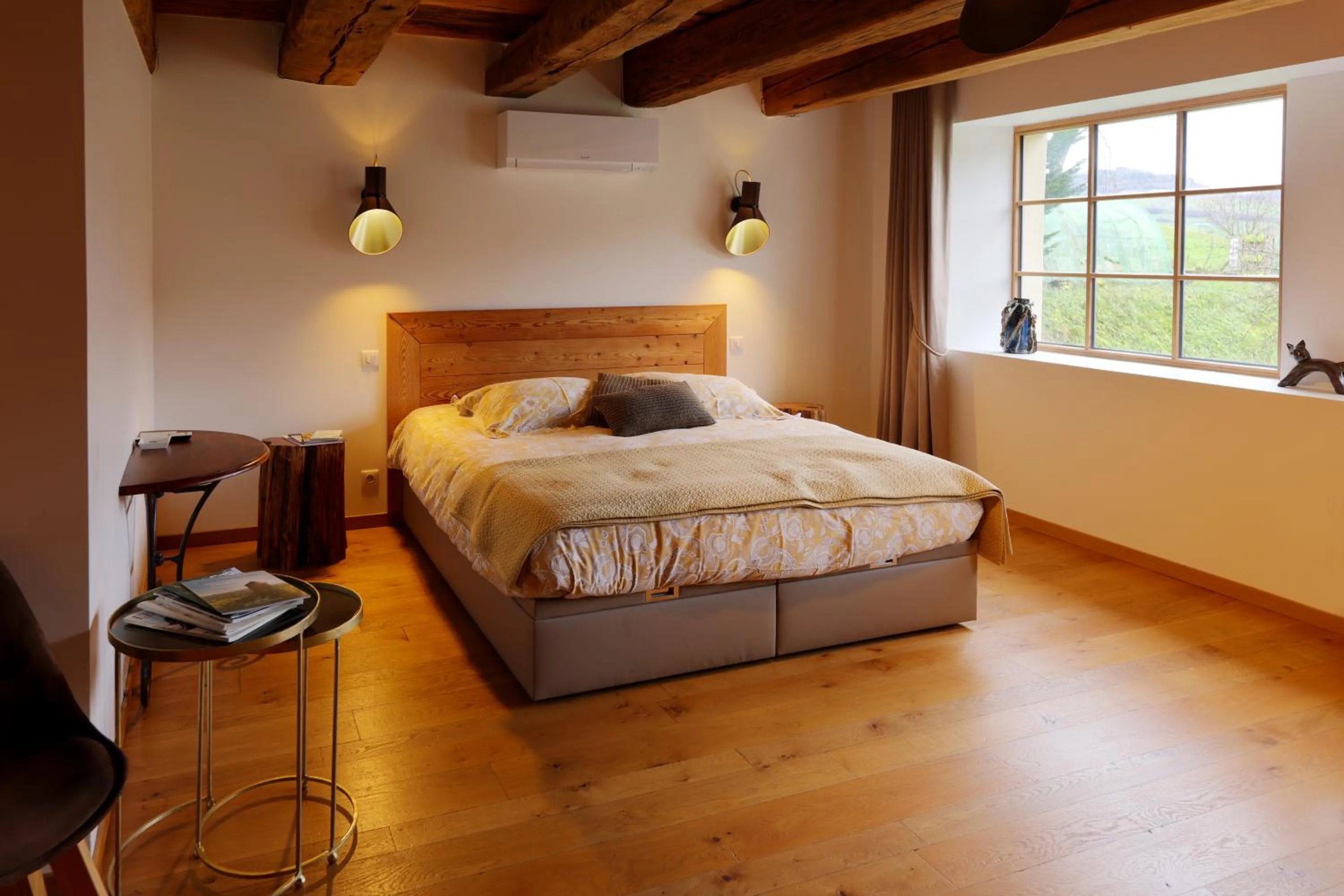 Bedroom, Bed in Maison d'hôtes & SPA La Scierie