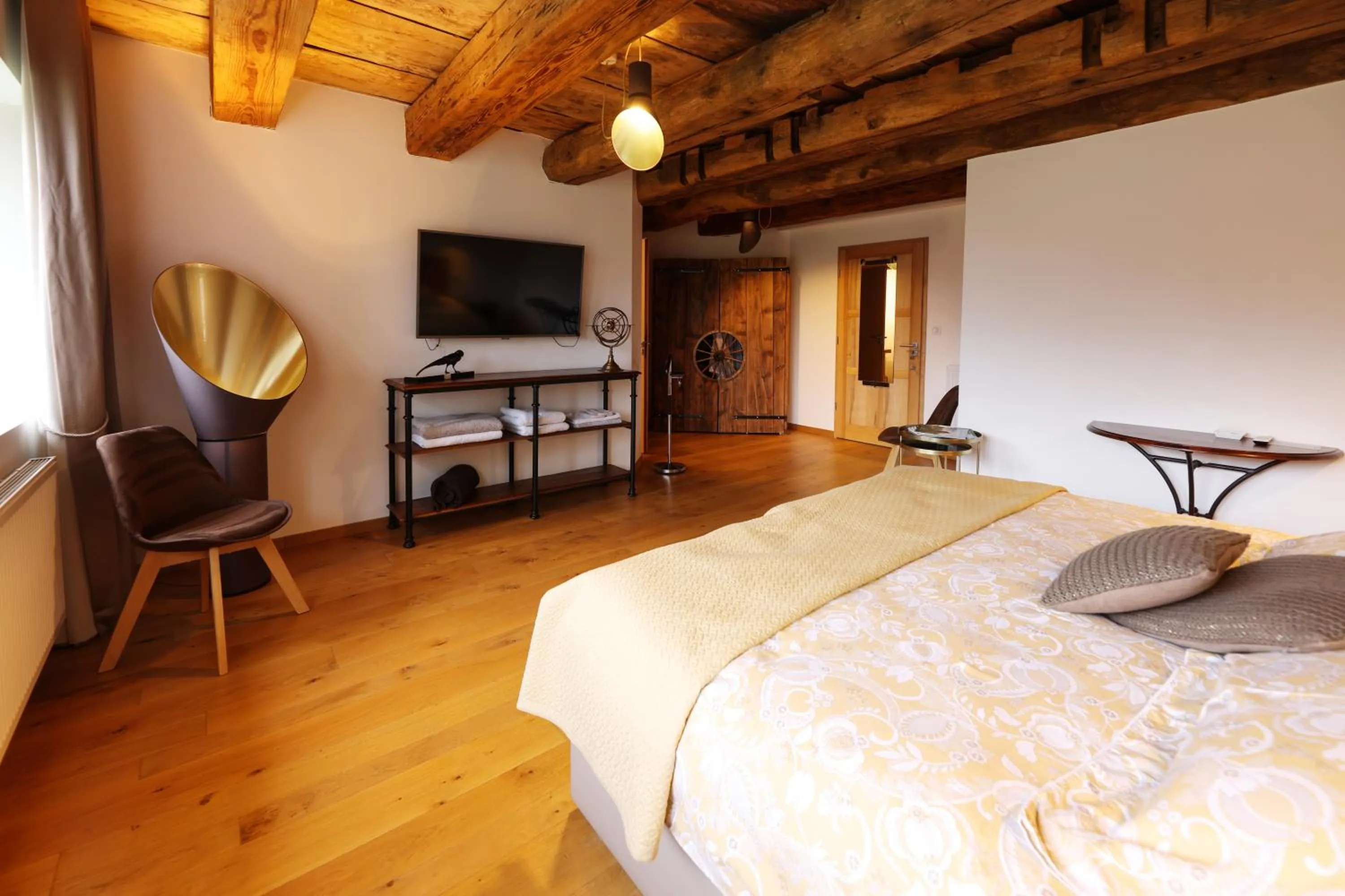 TV and multimedia, Bed in Maison d'hôtes & SPA La Scierie