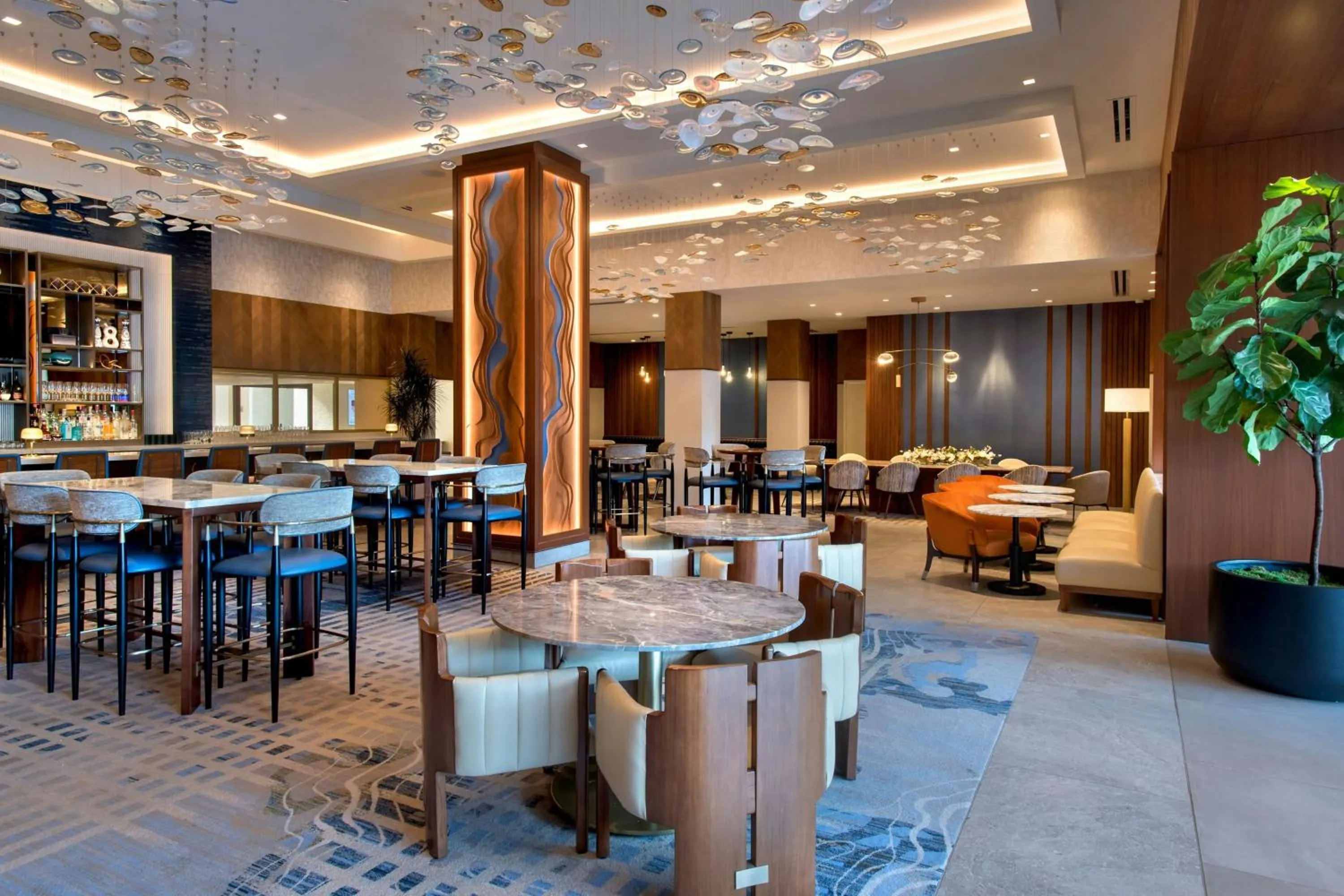 Lounge or bar in Westchester Marriott