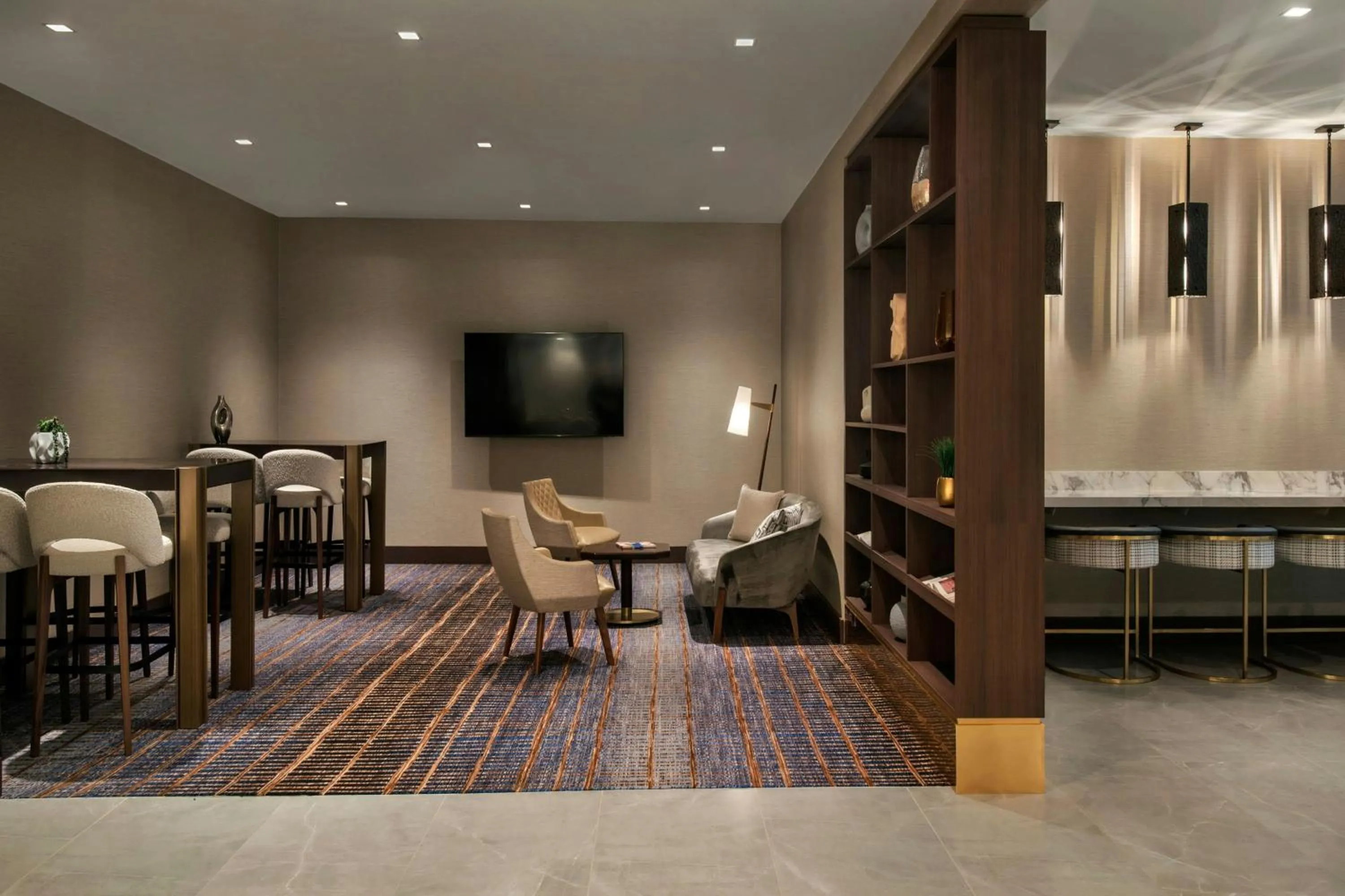 Lounge or bar in Westchester Marriott
