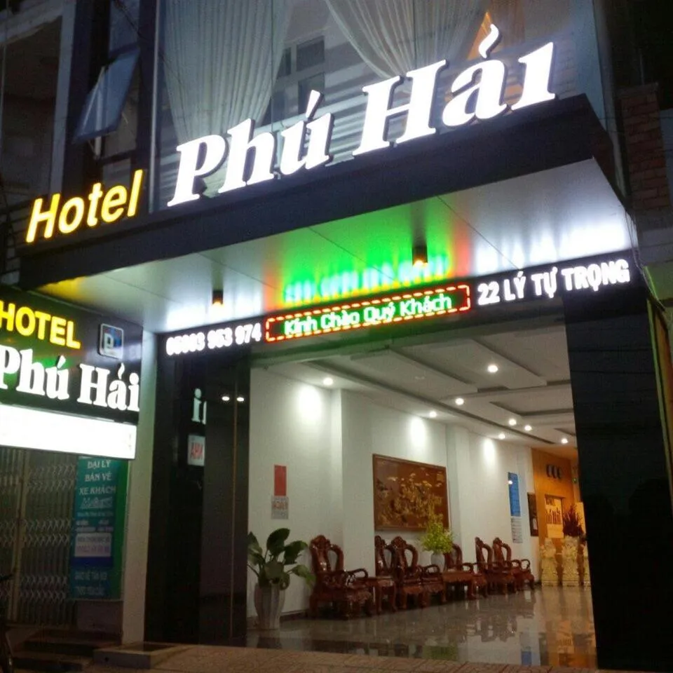Property building in Hotel Phu Hai
