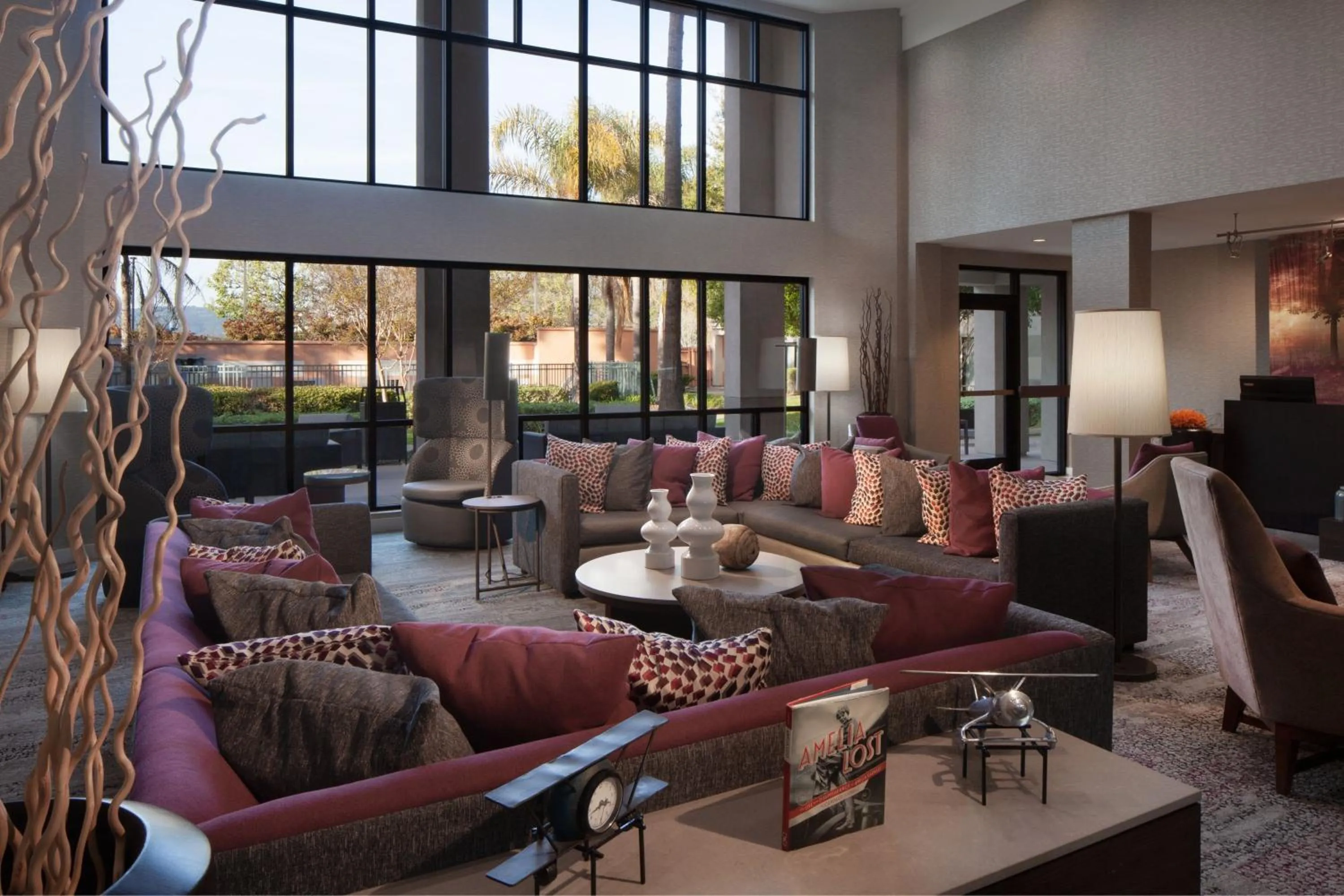 Lobby or reception in Courtyard by Marriott Oakland Airport