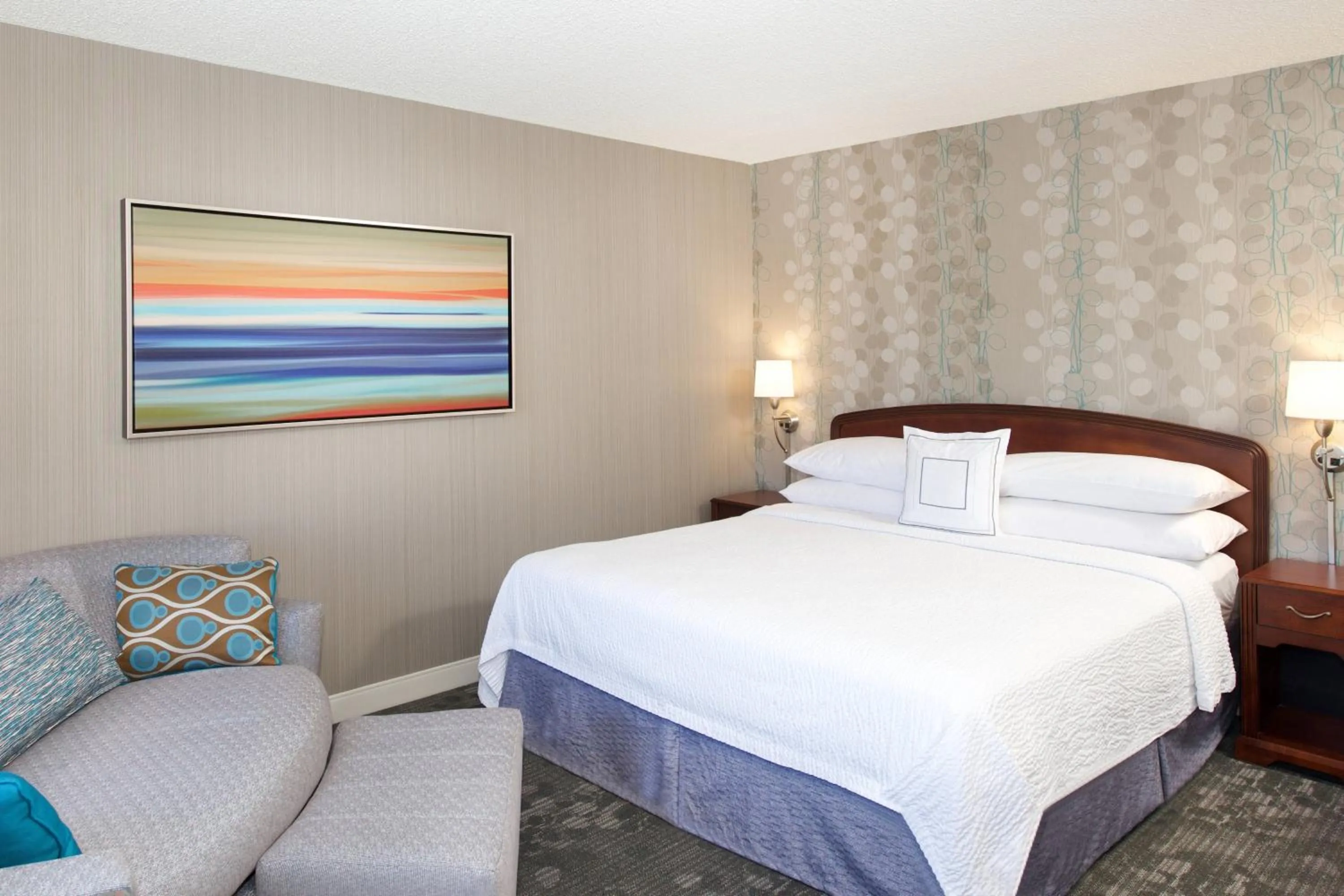 Photo of the whole room, Bed in Courtyard by Marriott Oakland Airport