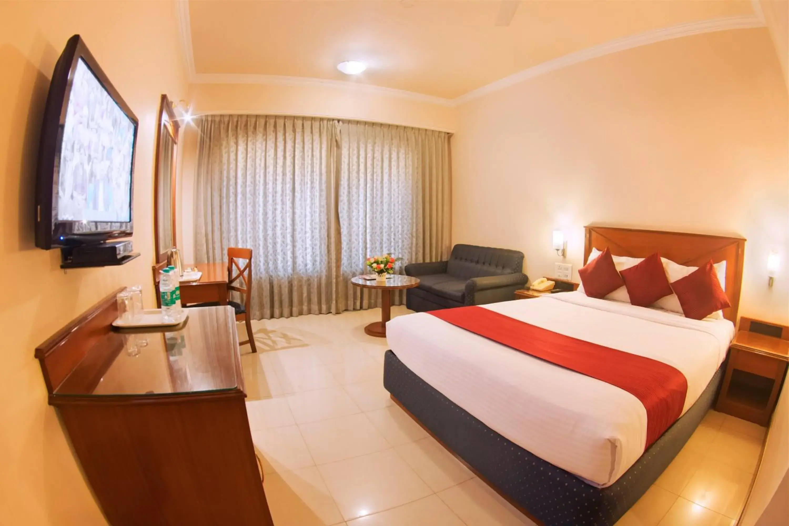 Photo of the whole room, Bed in President Hotel Photo of the whole room, Bed in President Hotel