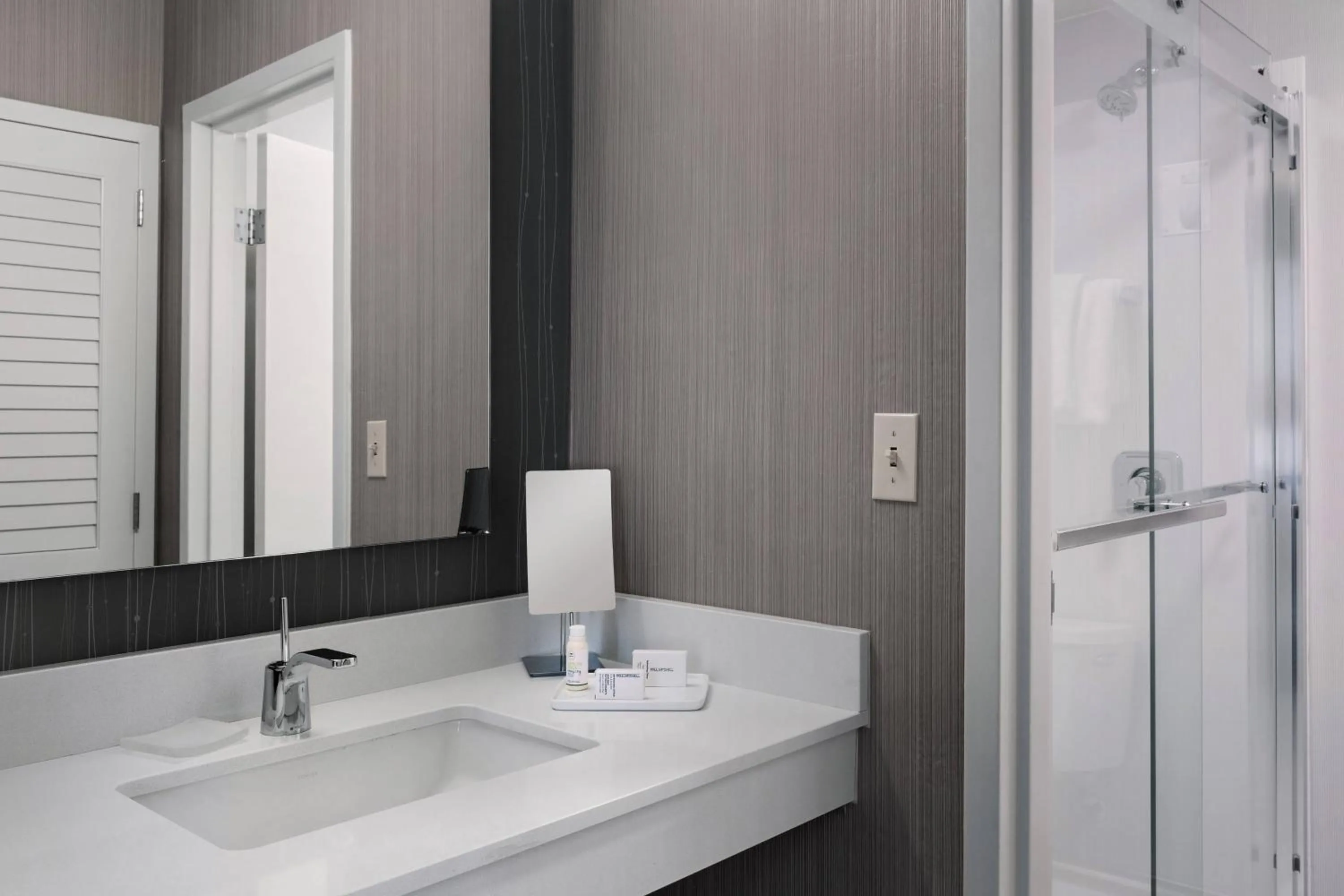 Bathroom in Courtyard Philadelphia Devon/Villanova