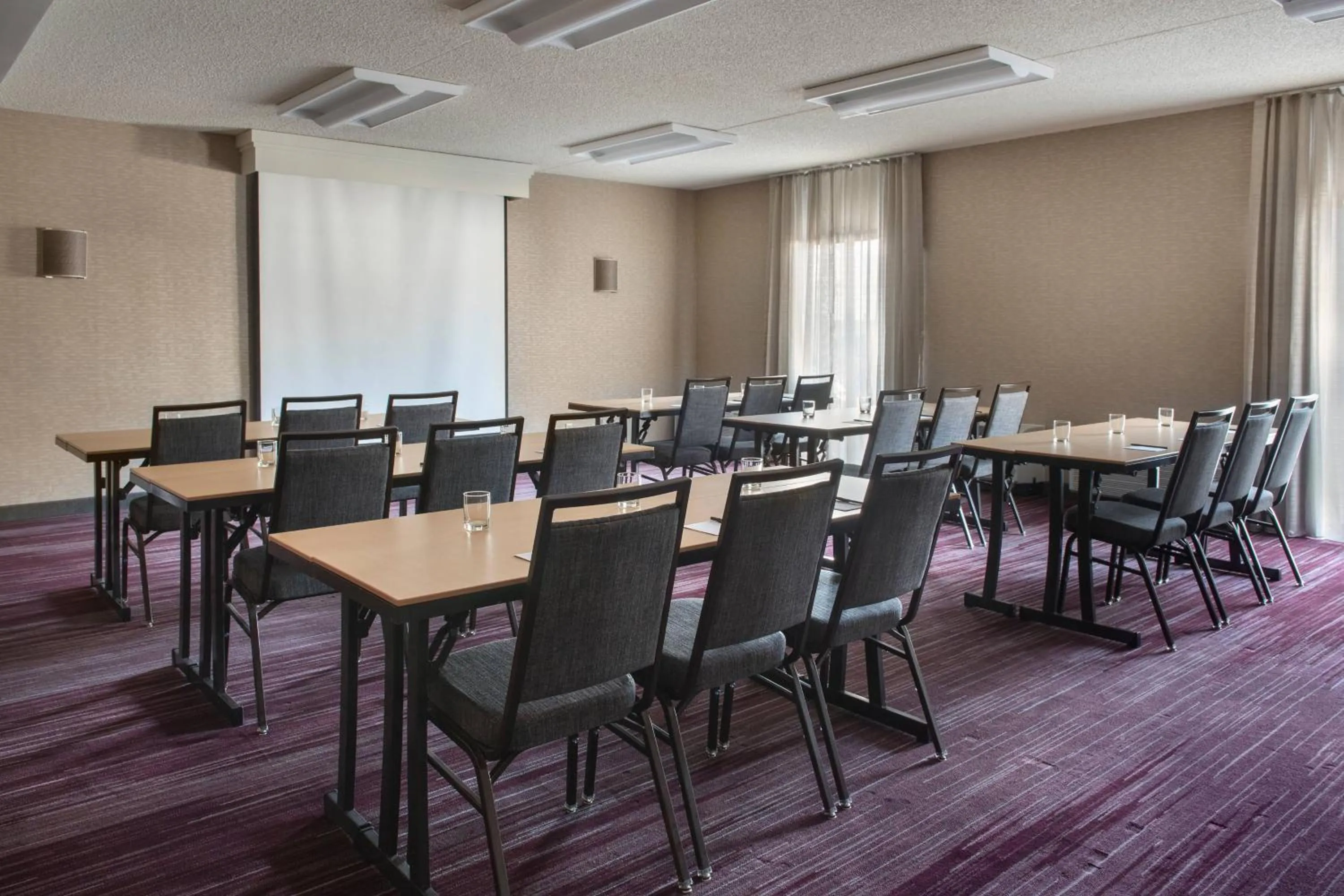 Meeting/conference room in Courtyard Philadelphia Devon/Villanova