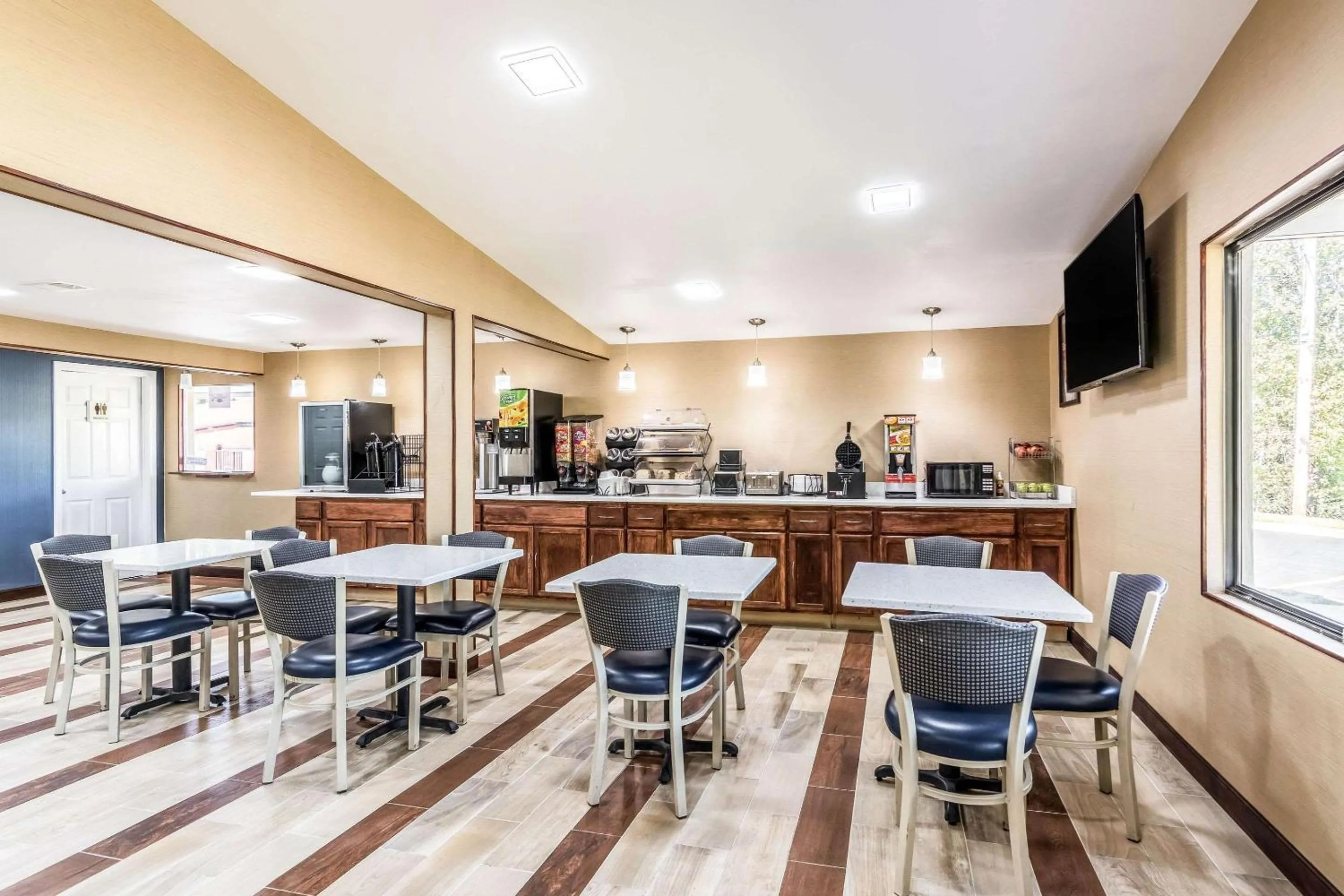 Restaurant/places to eat in Econo Lodge Gastonia North