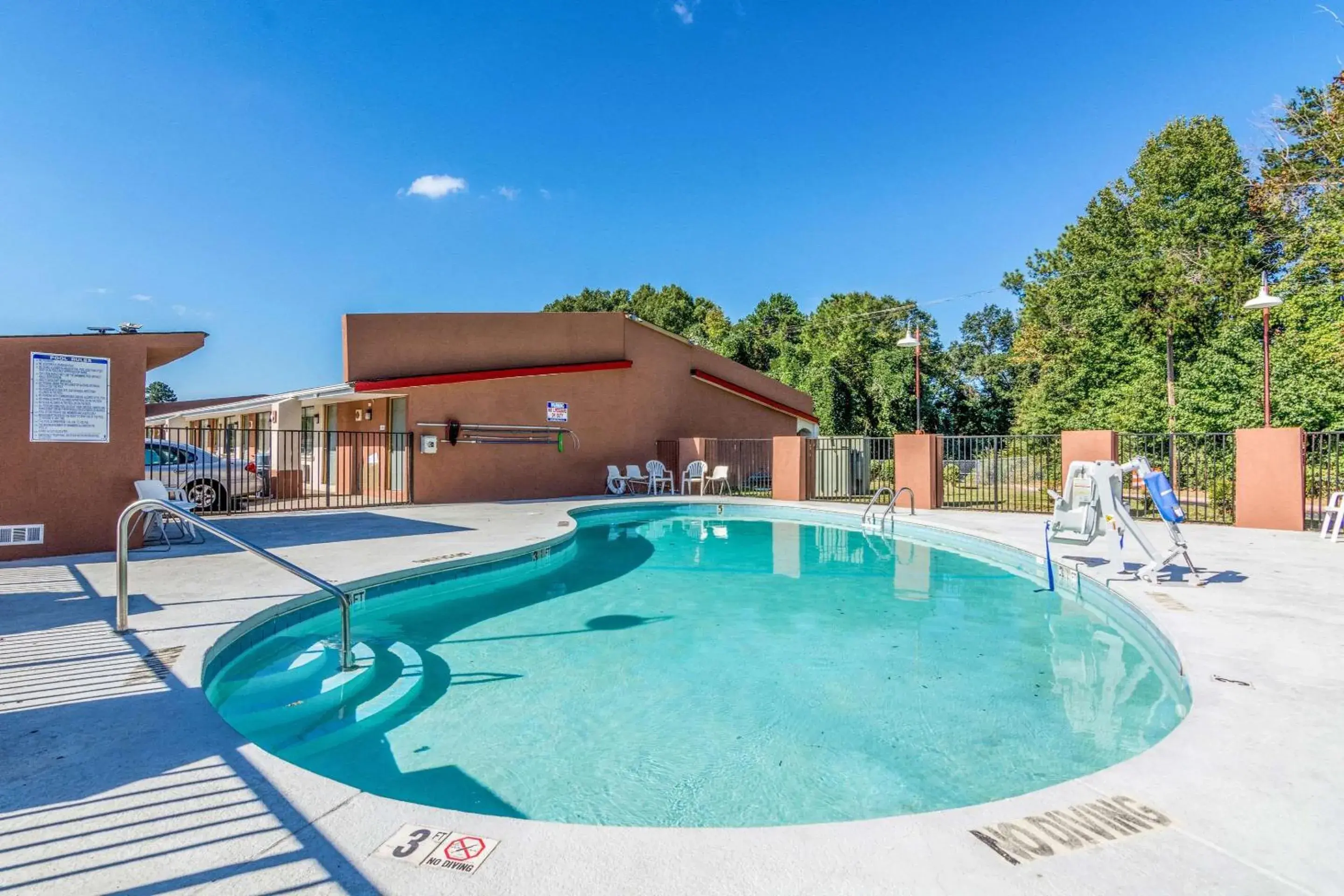 On site, Swimming Pool in Econo Lodge - Gastonia