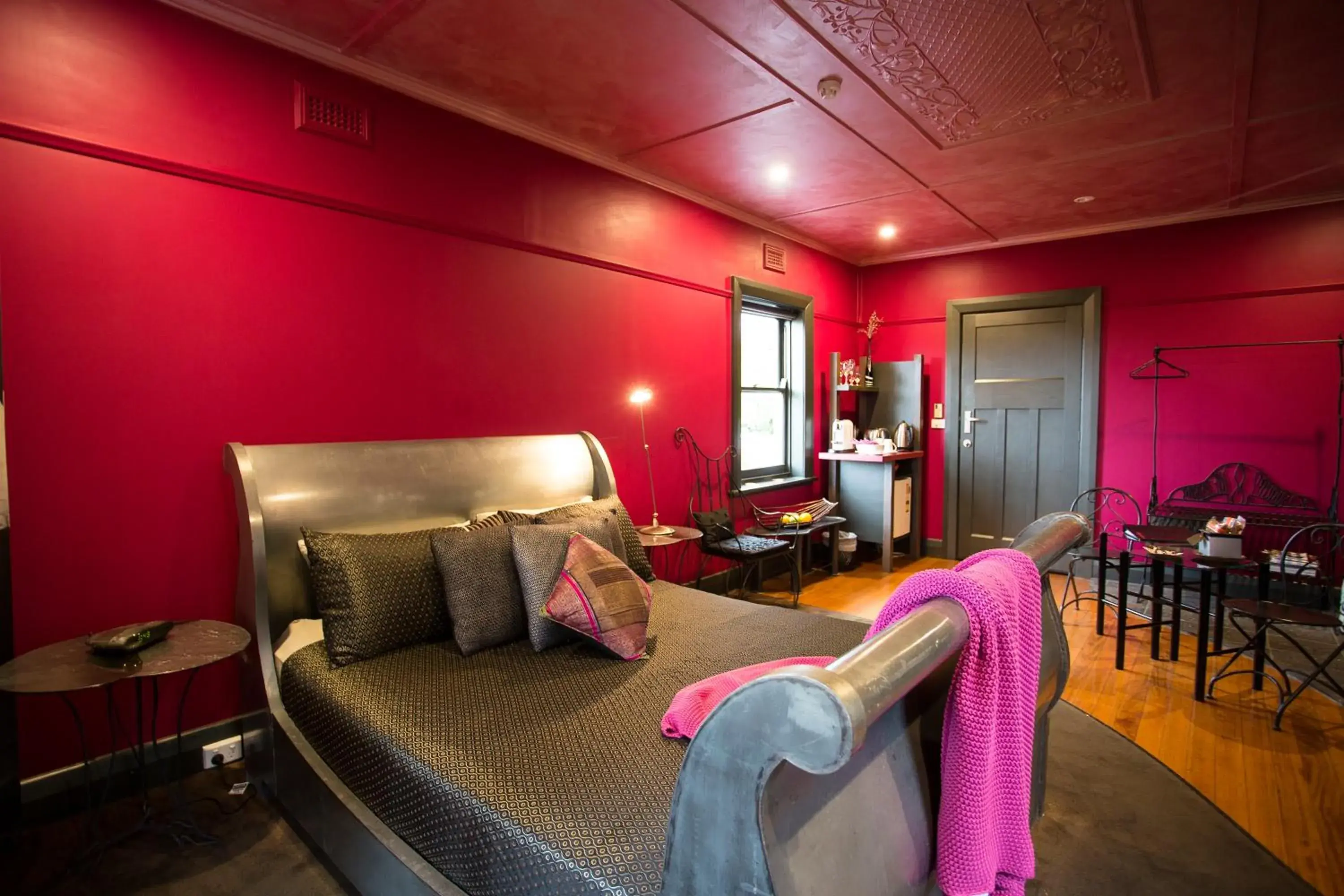 Deluxe Queen Room in Oakdene Vineyards Guesthouse Deluxe Queen Room in Oakdene Vineyards Guesthouse