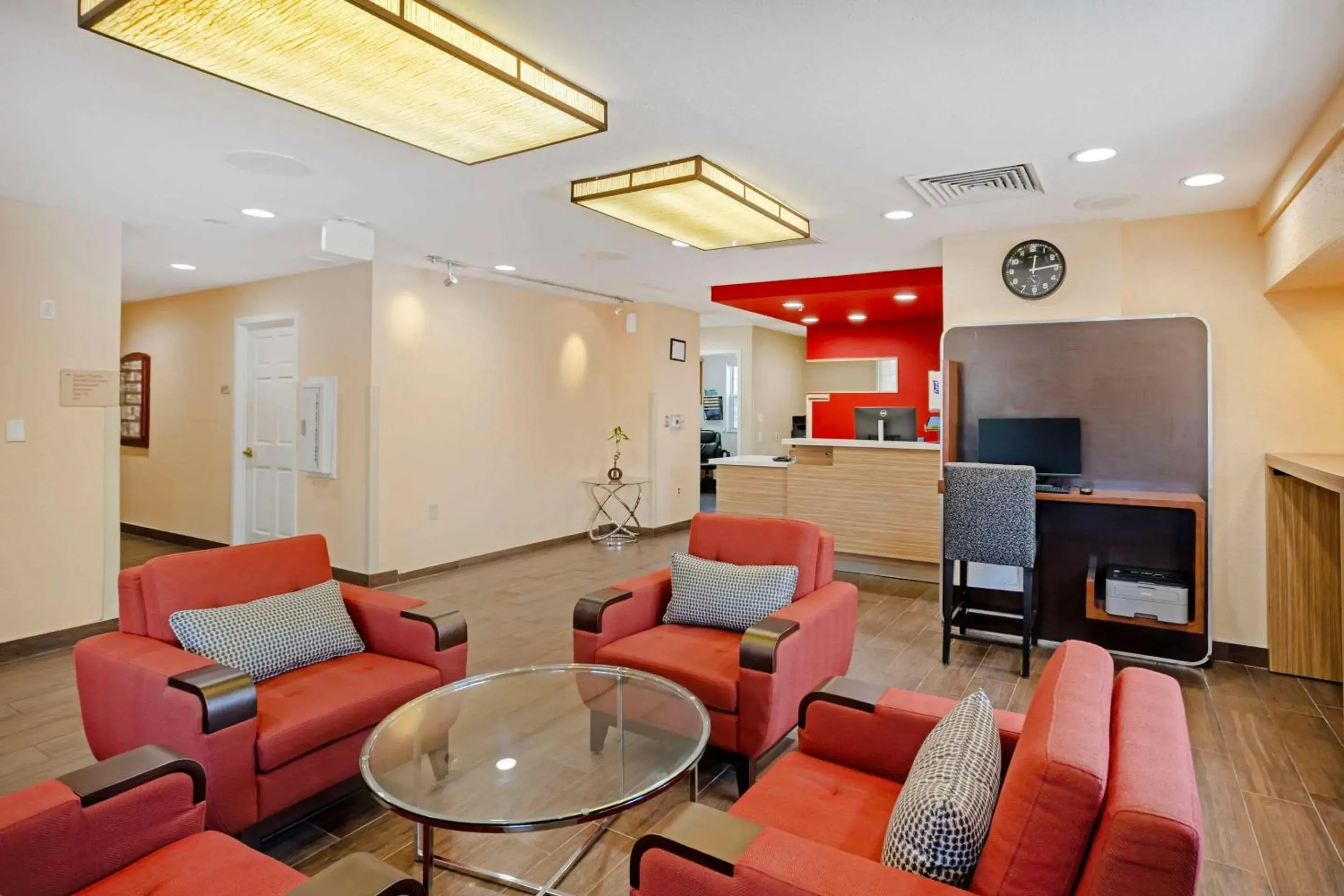 Lobby or reception, Seating Area in MainStay Suites Mt Laurel - Philadelphia