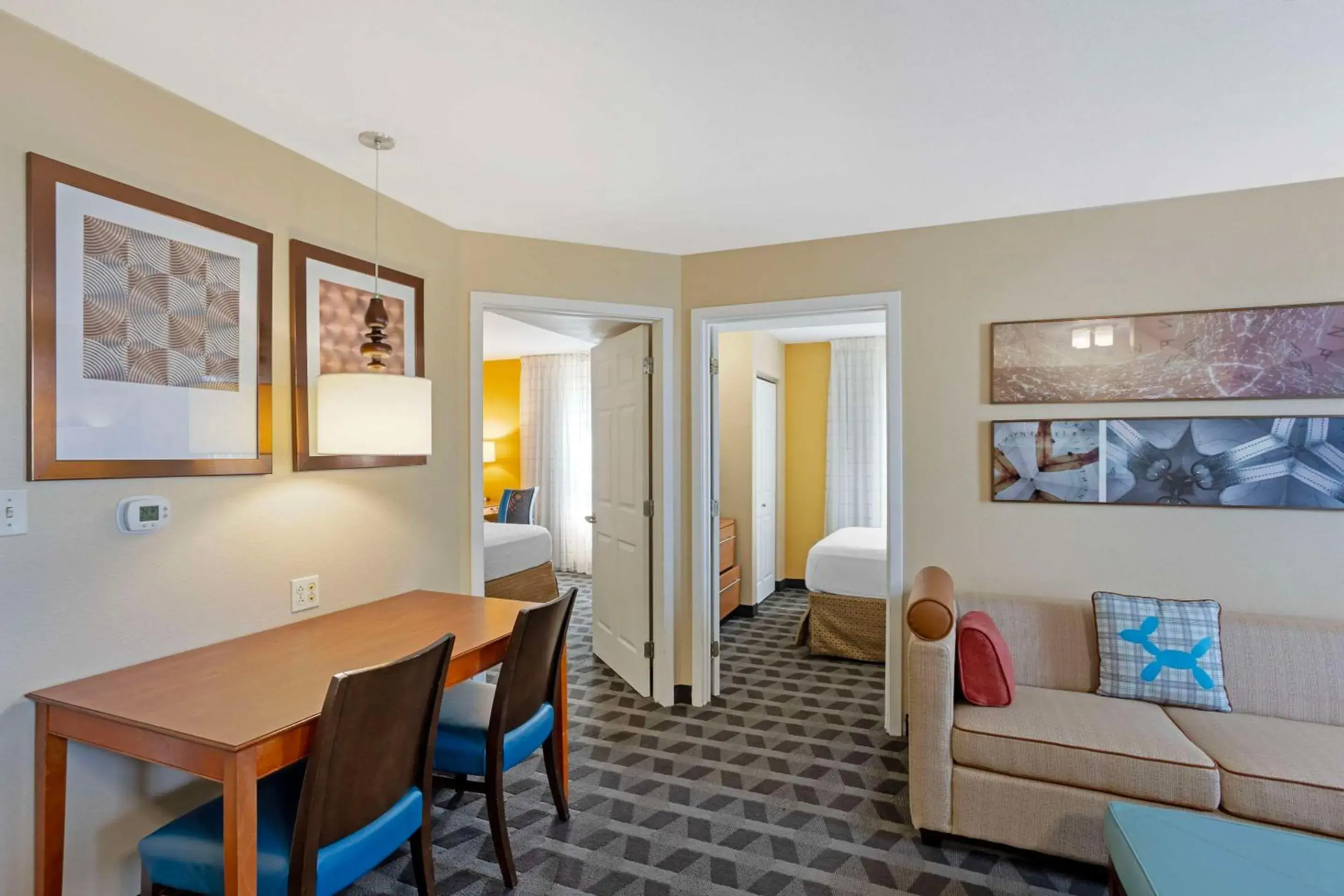 Bedroom in MainStay Suites Mt Laurel - Philadelphia