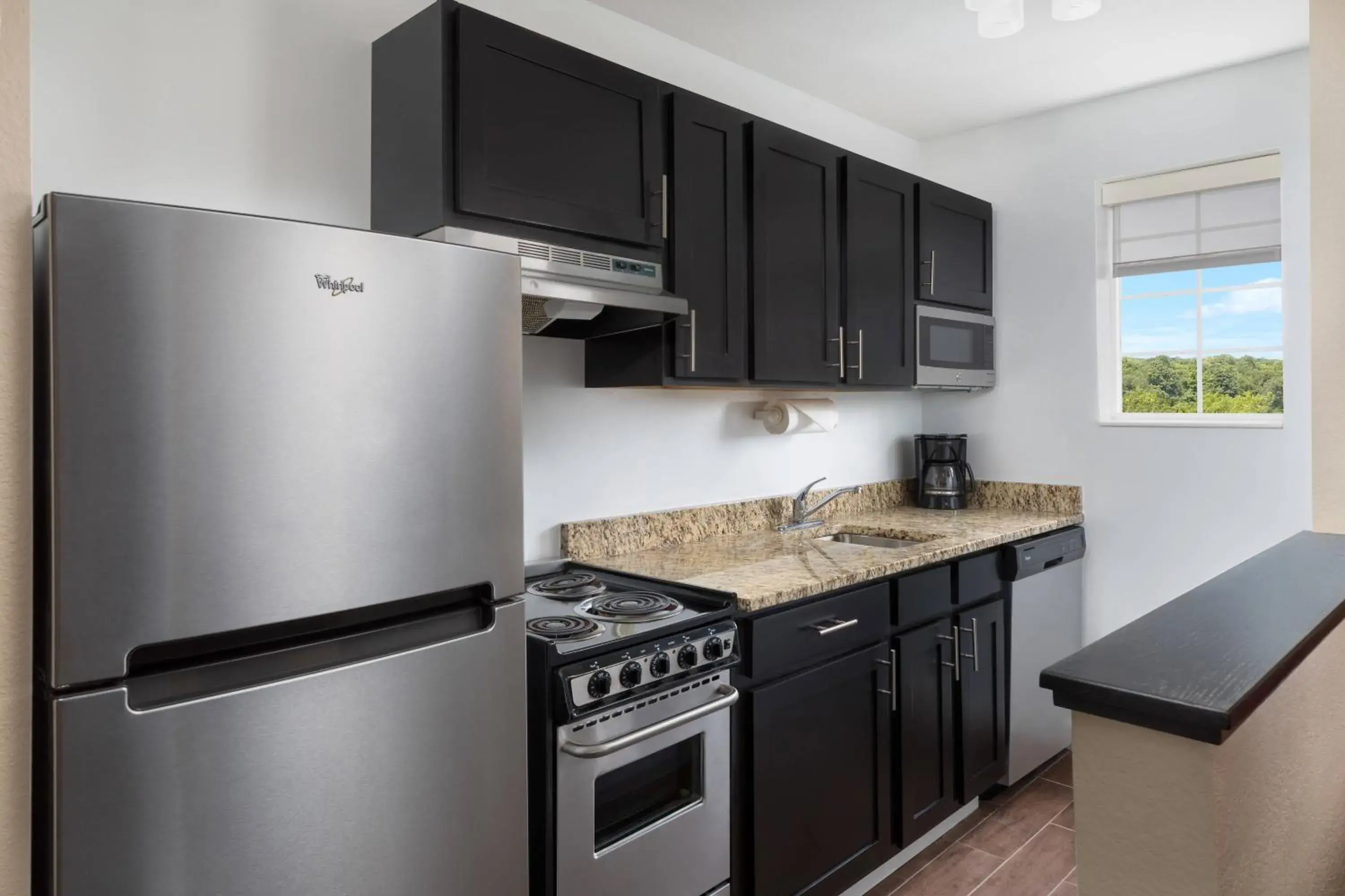 Photo of the whole room, Kitchen/Kitchenette in MainStay Suites Mt Laurel - Philadelphia