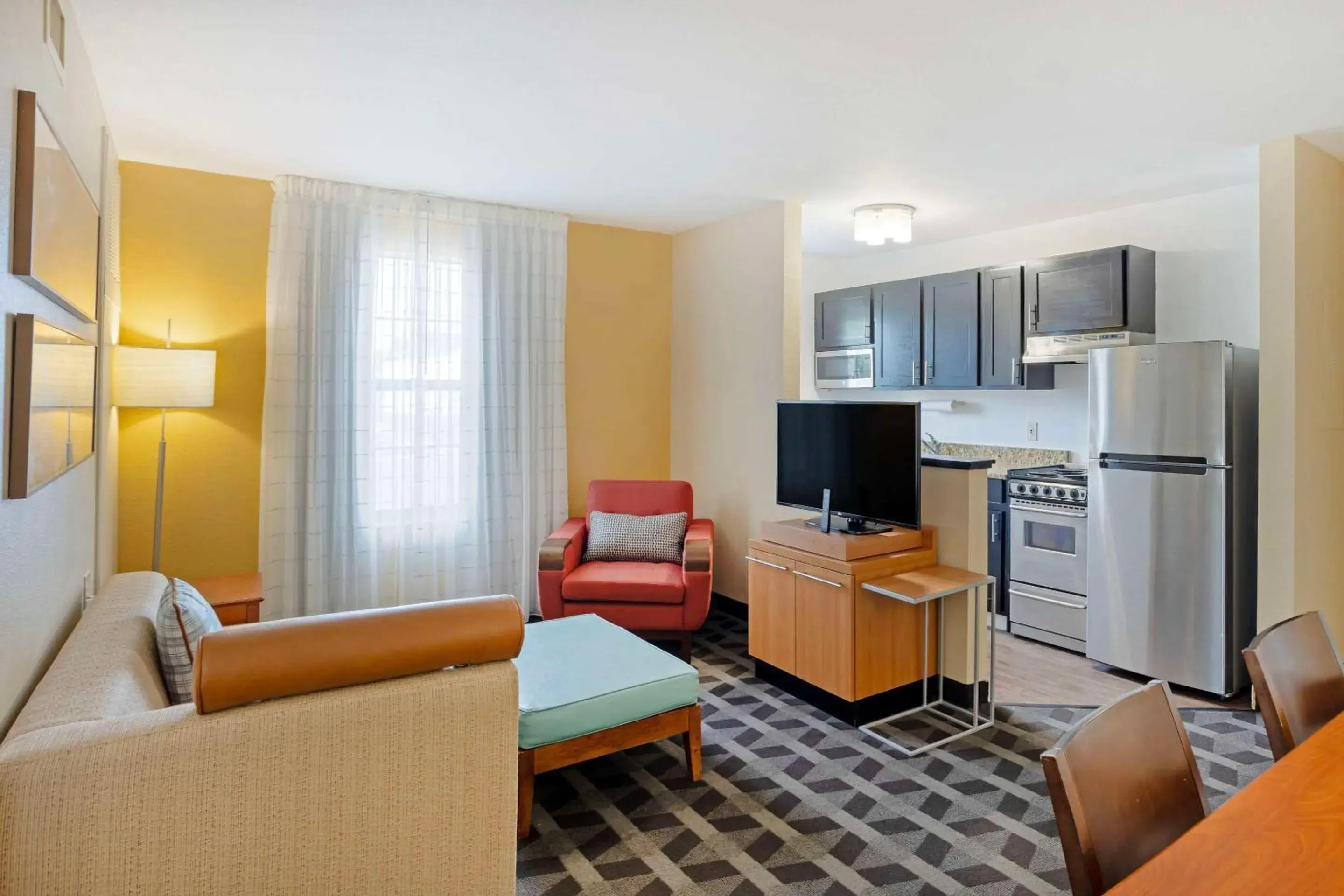 Bedroom, Seating Area in MainStay Suites Mt Laurel - Philadelphia