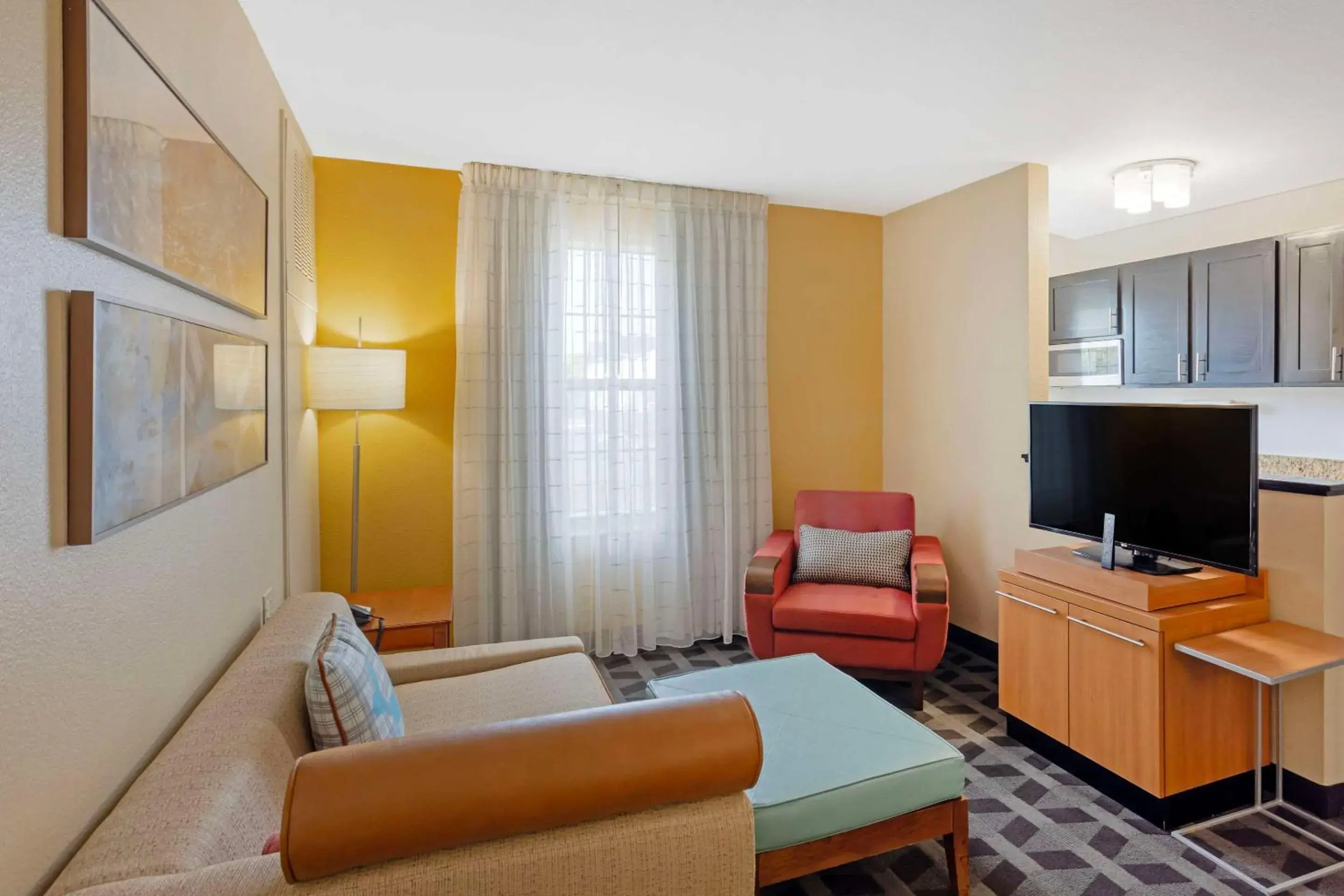 Bedroom, Seating Area in MainStay Suites Mt Laurel - Philadelphia