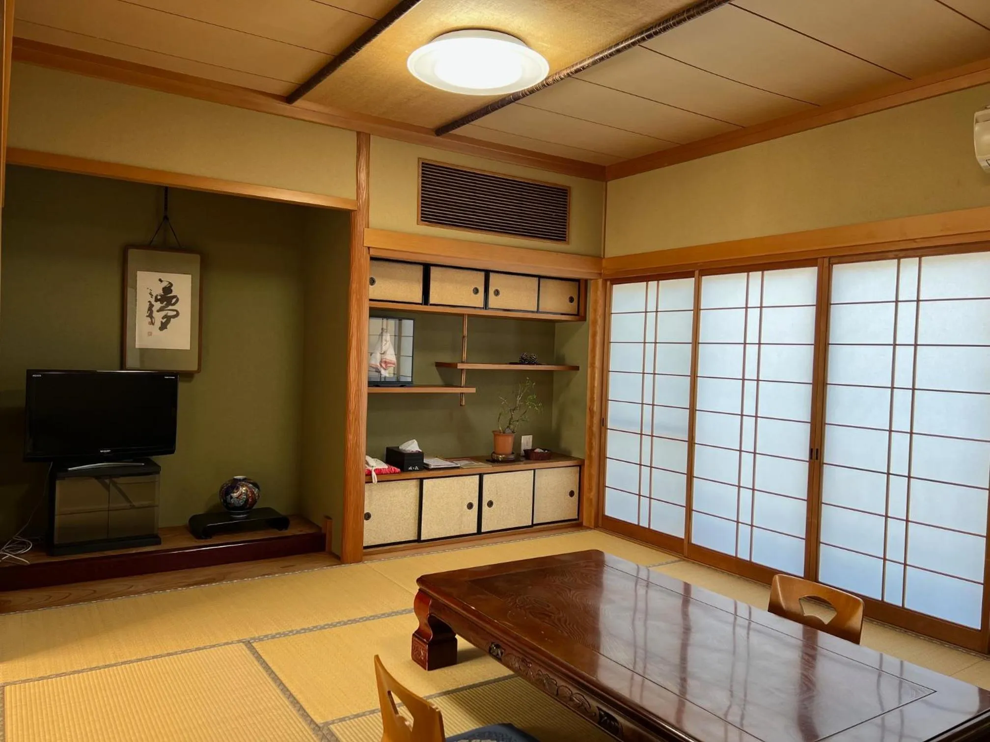 Photo of the whole room in Ryujin Onsen Marui Ryokan