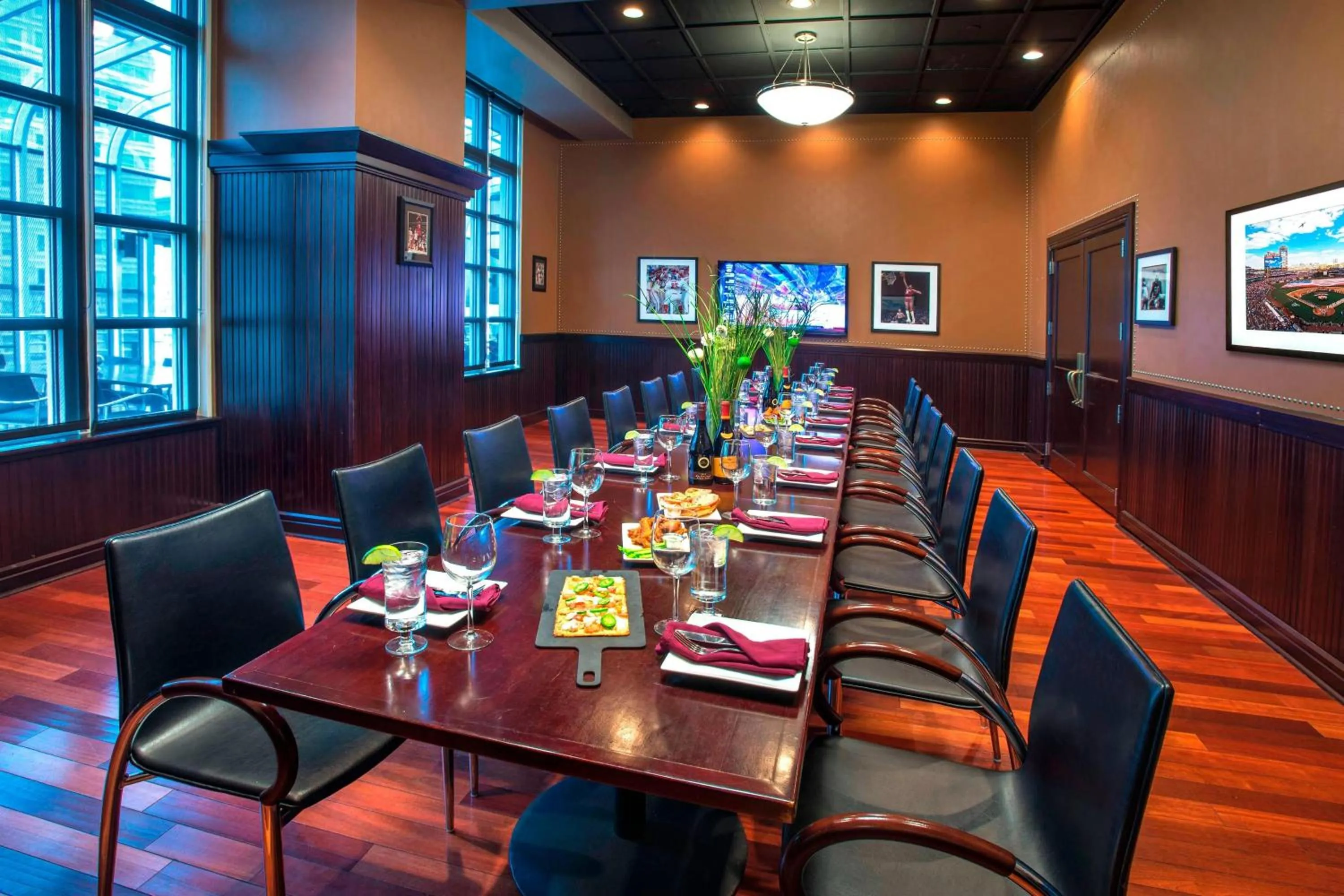 Lounge or bar in Marriott Philadelphia West