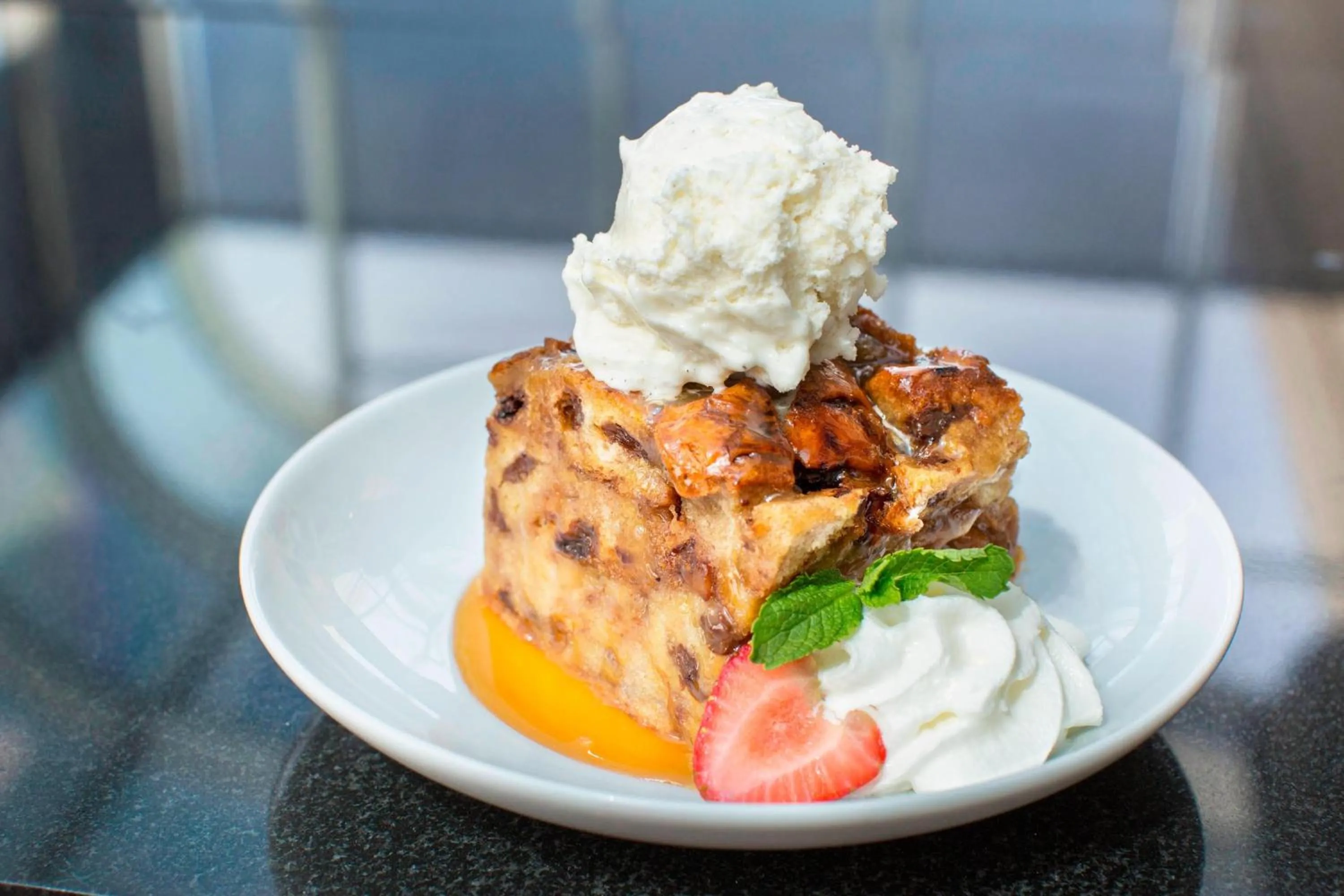 Lounge or bar in Marriott Philadelphia West