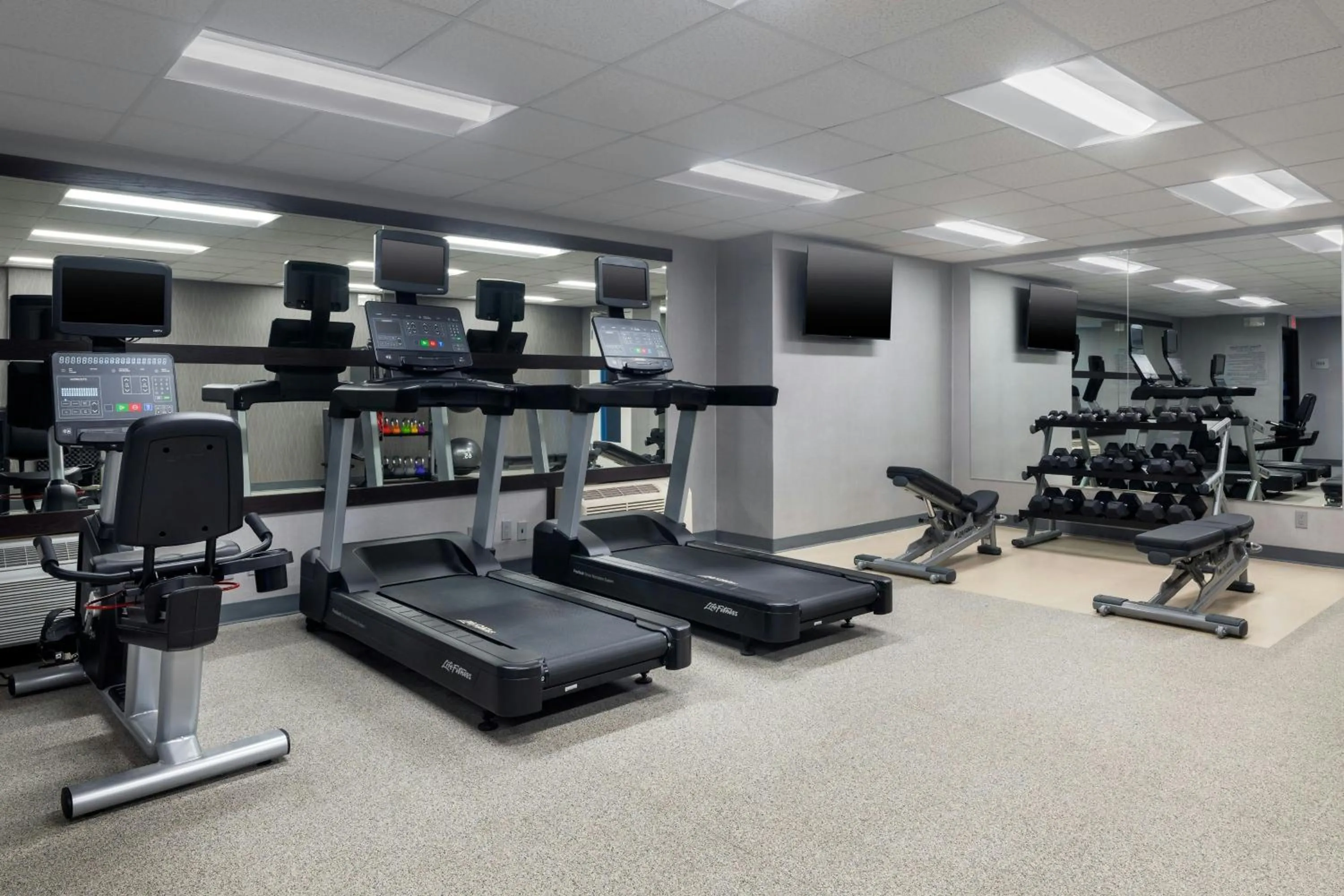 Fitness centre/facilities in Courtyard by Marriott Phoenix Airport
