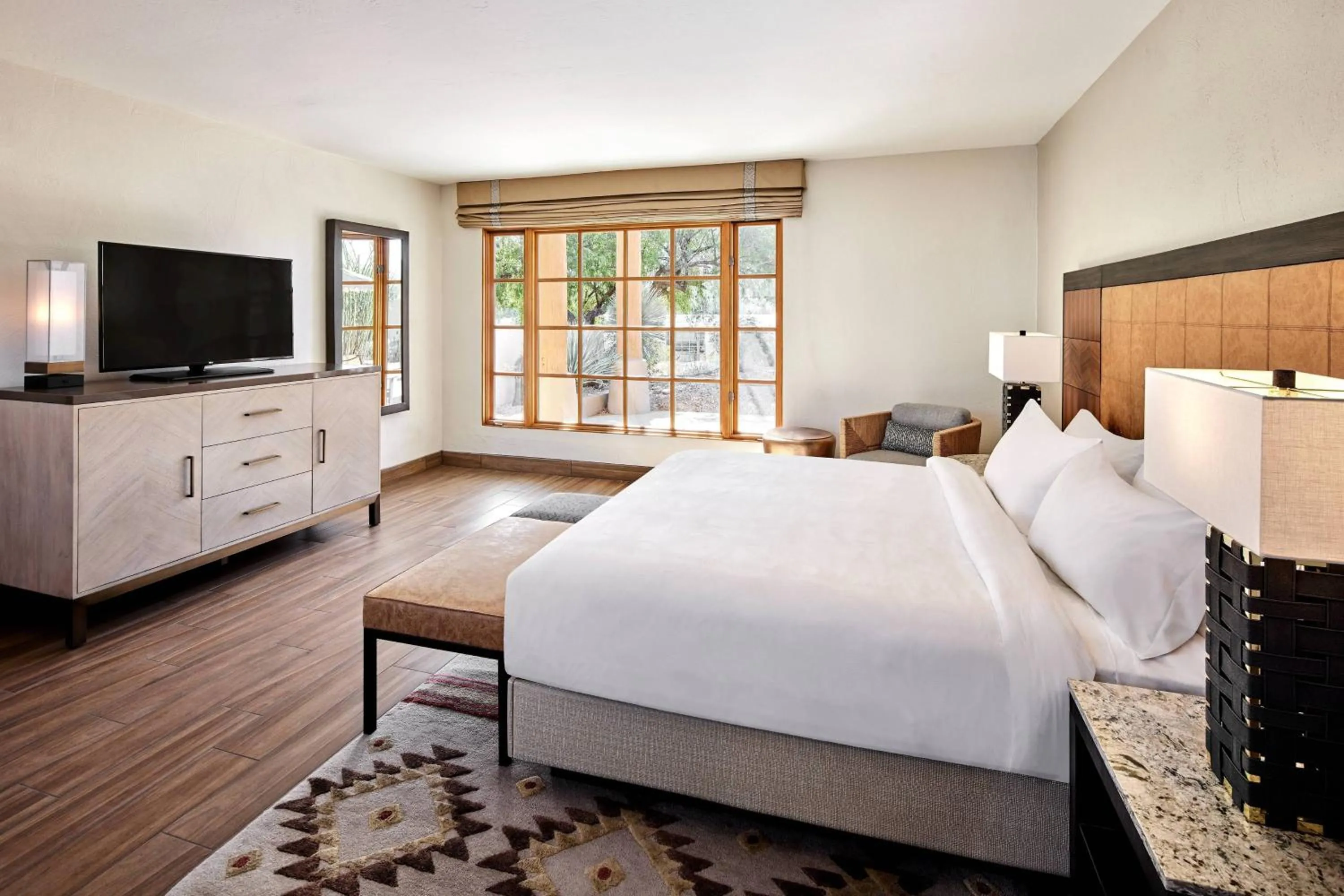 Bedroom, Bed in JW Marriott Scottsdale Camelback Inn Resort & Spa