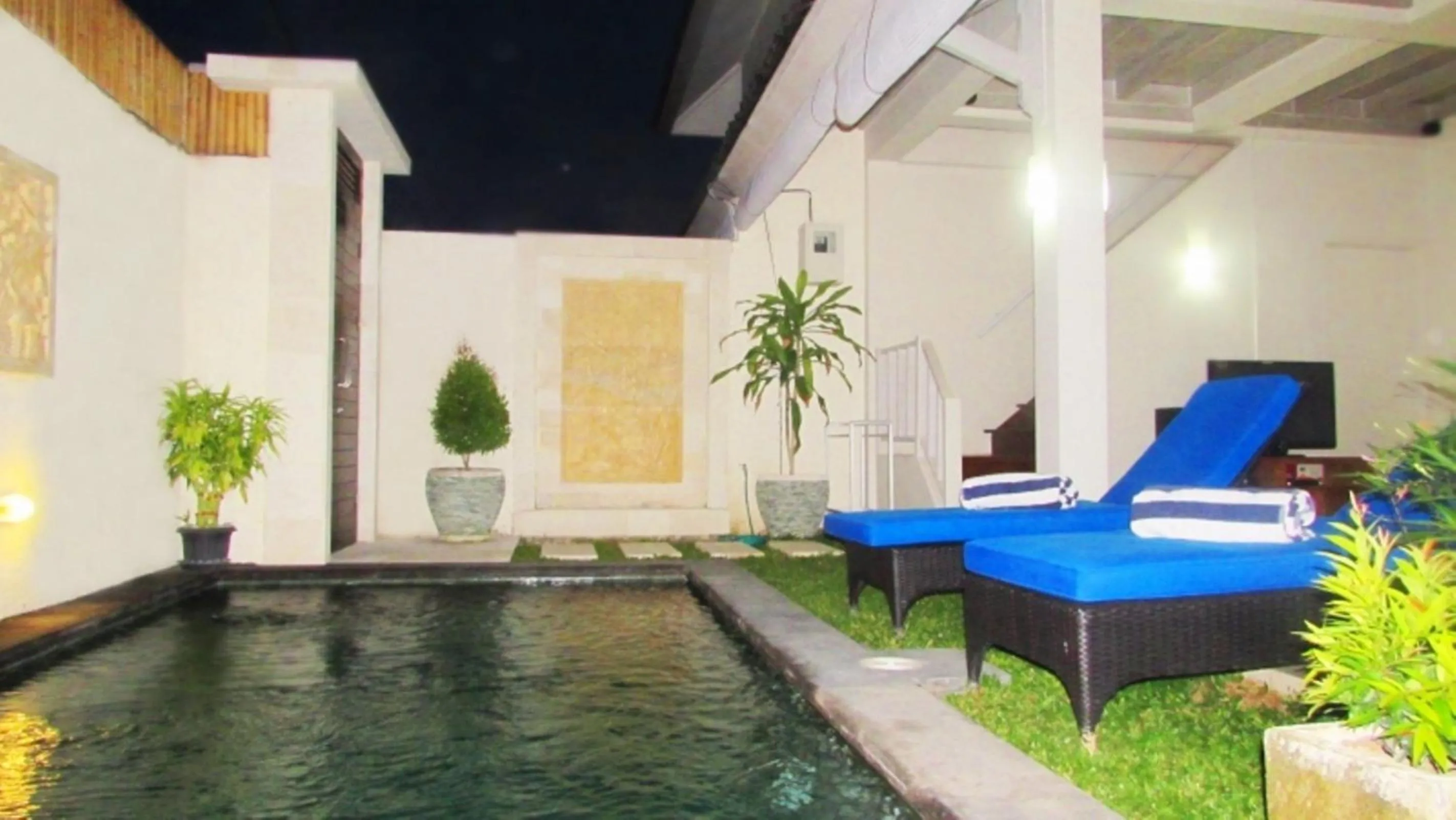 Seating area in Sun Shoot Villas Seminyak