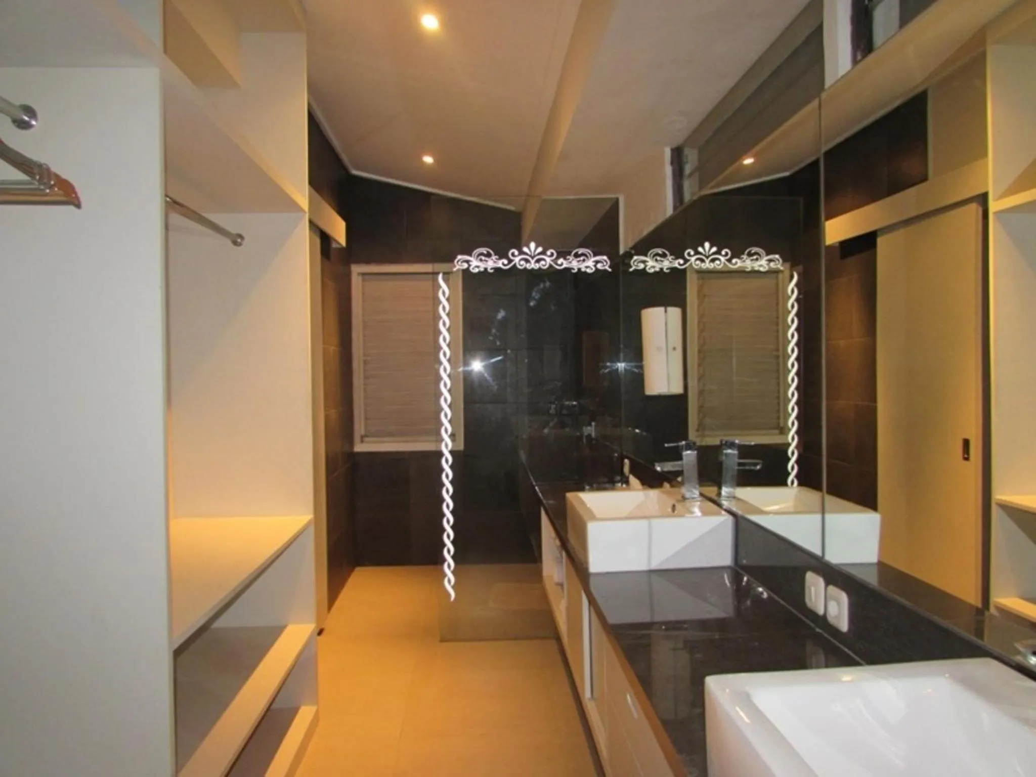 Shower in Sun Shoot Villas Seminyak
