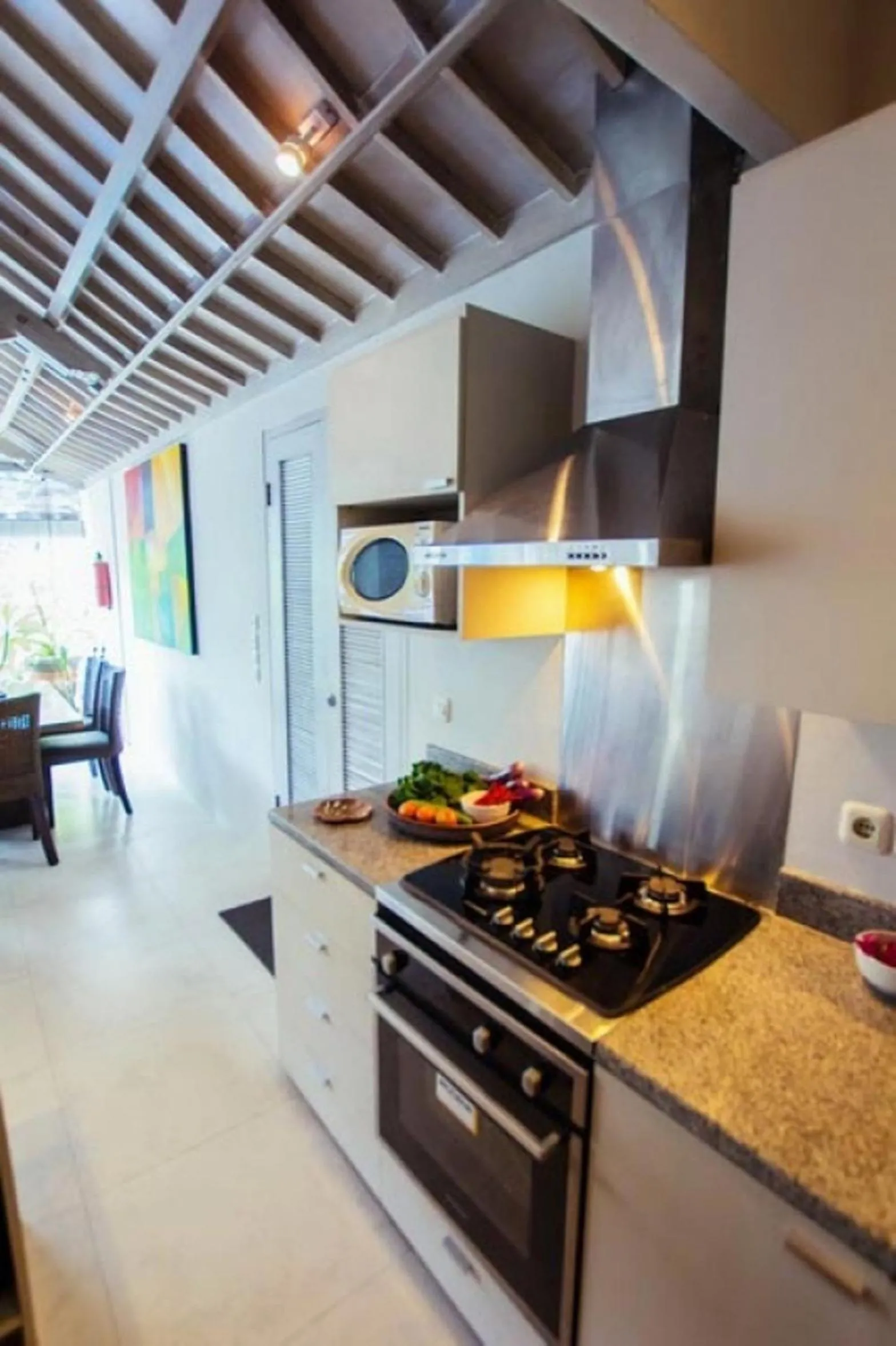 Kitchen or kitchenette in Sun Shoot Villas Seminyak