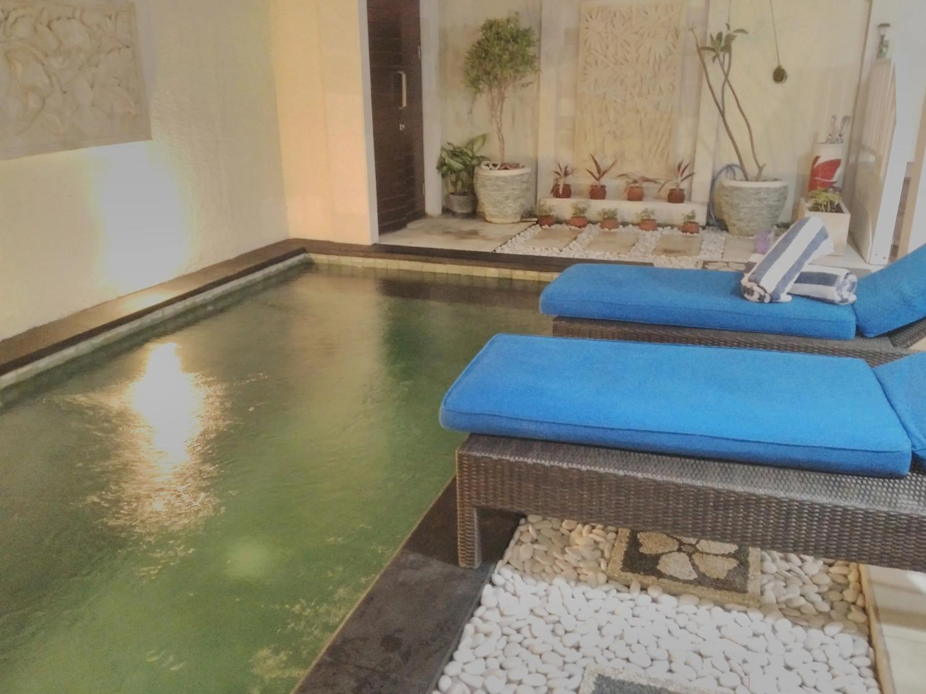 Night in Sun Shoot Villas Seminyak