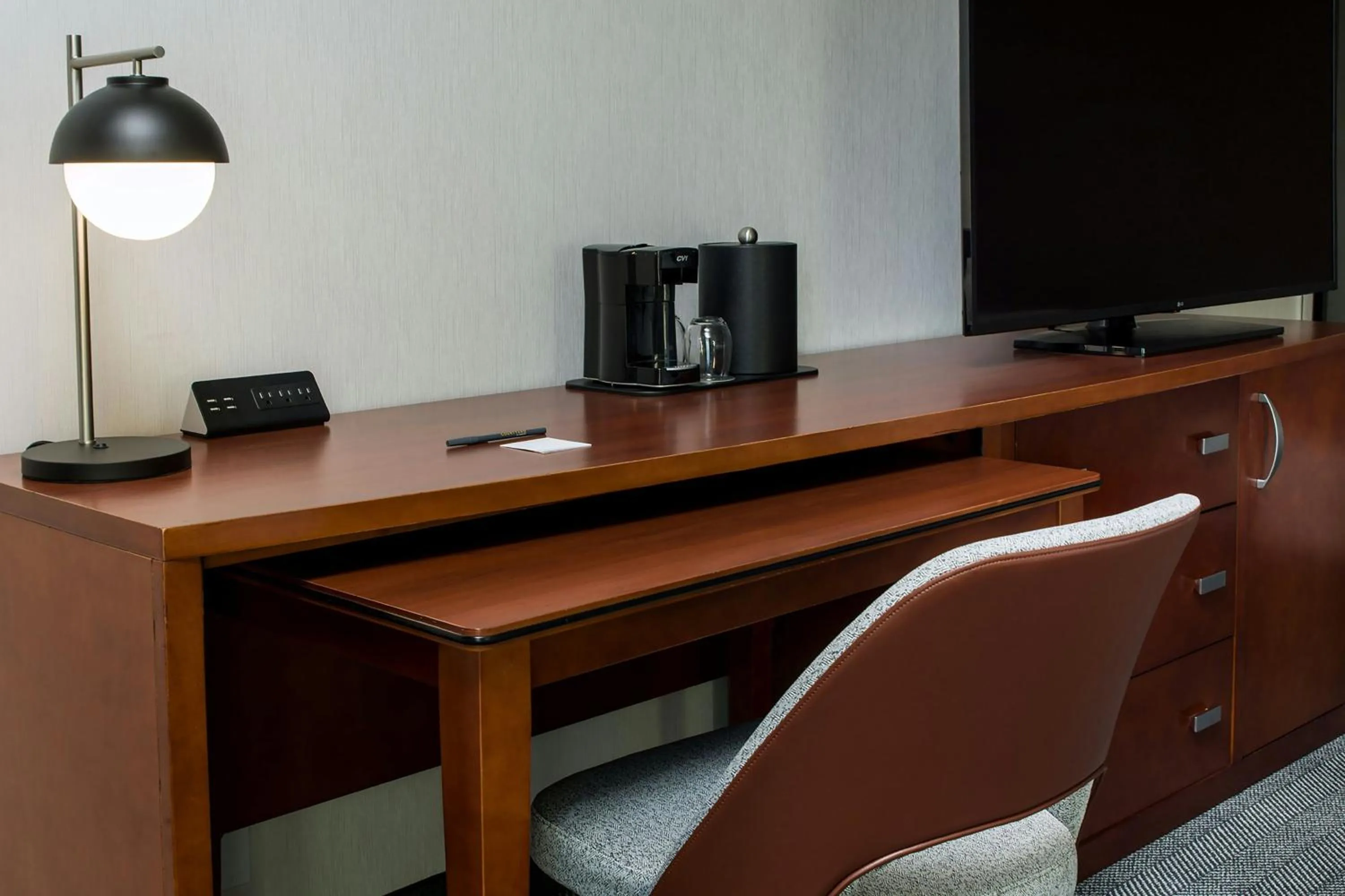 Photo of the whole room in Courtyard by Marriott Phoenix North